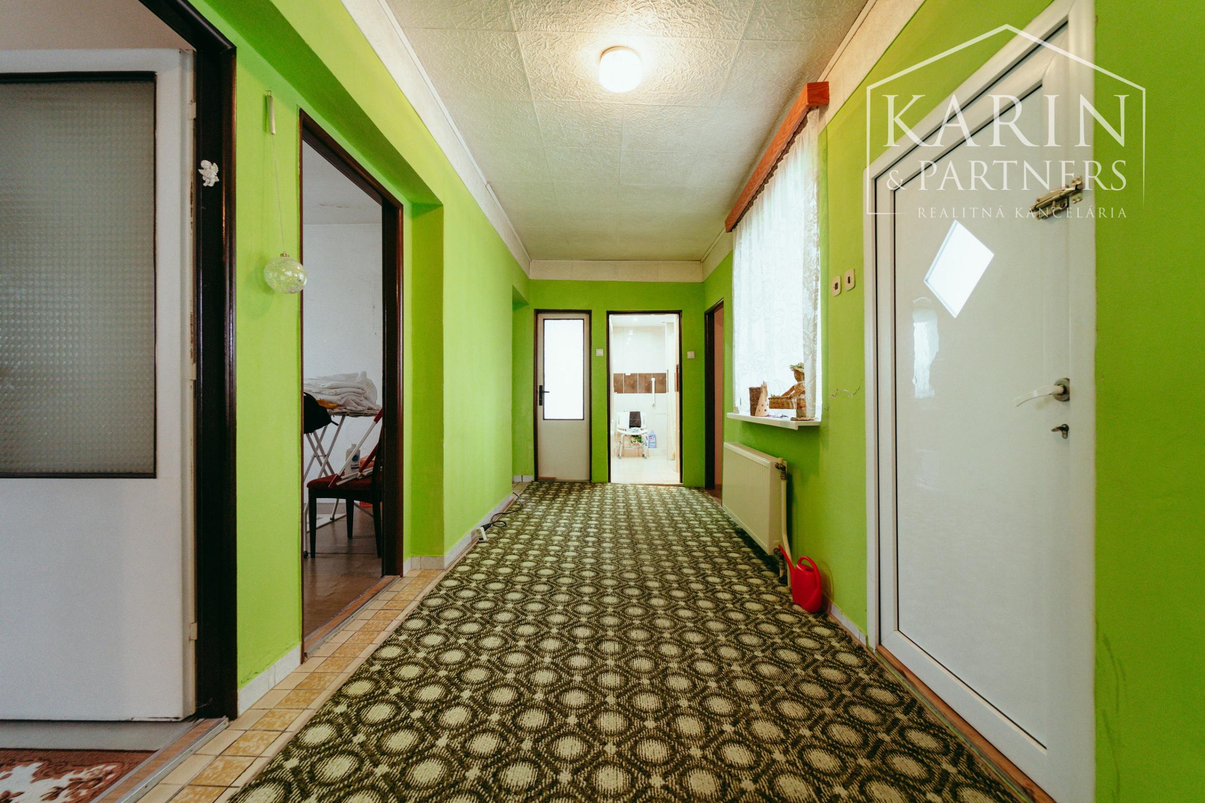 5i rodinný dom v meste Šaštín-Stráže neďaleko lesov