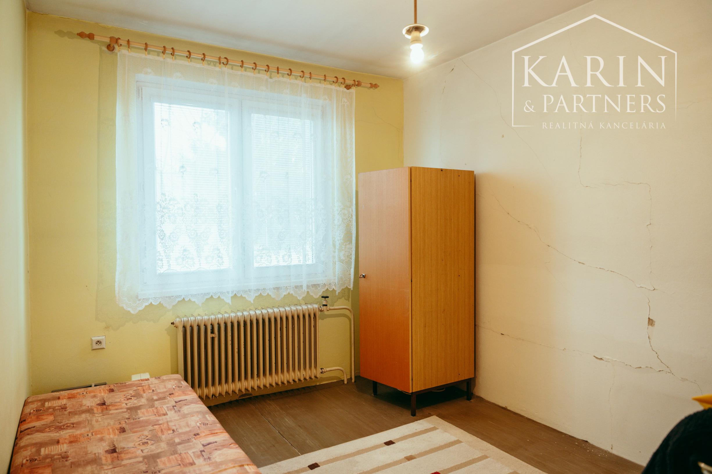 5i rodinný dom v meste Šaštín-Stráže neďaleko lesov