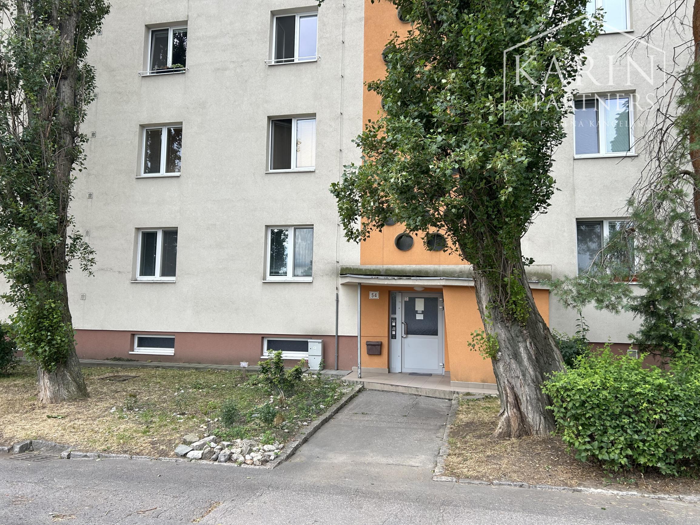 Šikovný 2 izbový byt na Riazanskej ul.