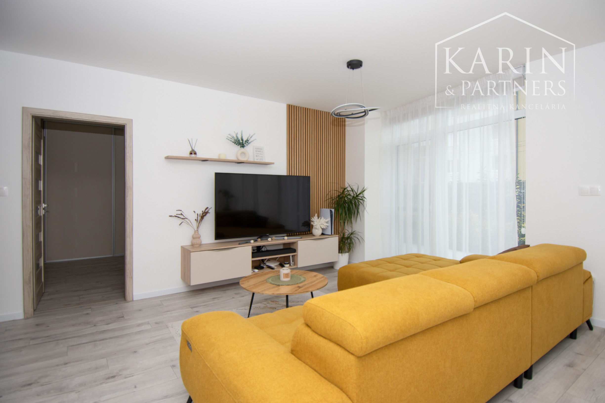 Prenájom 2 izbového bytu v Šamoríne s predzáhradkou, ul. Pažitná