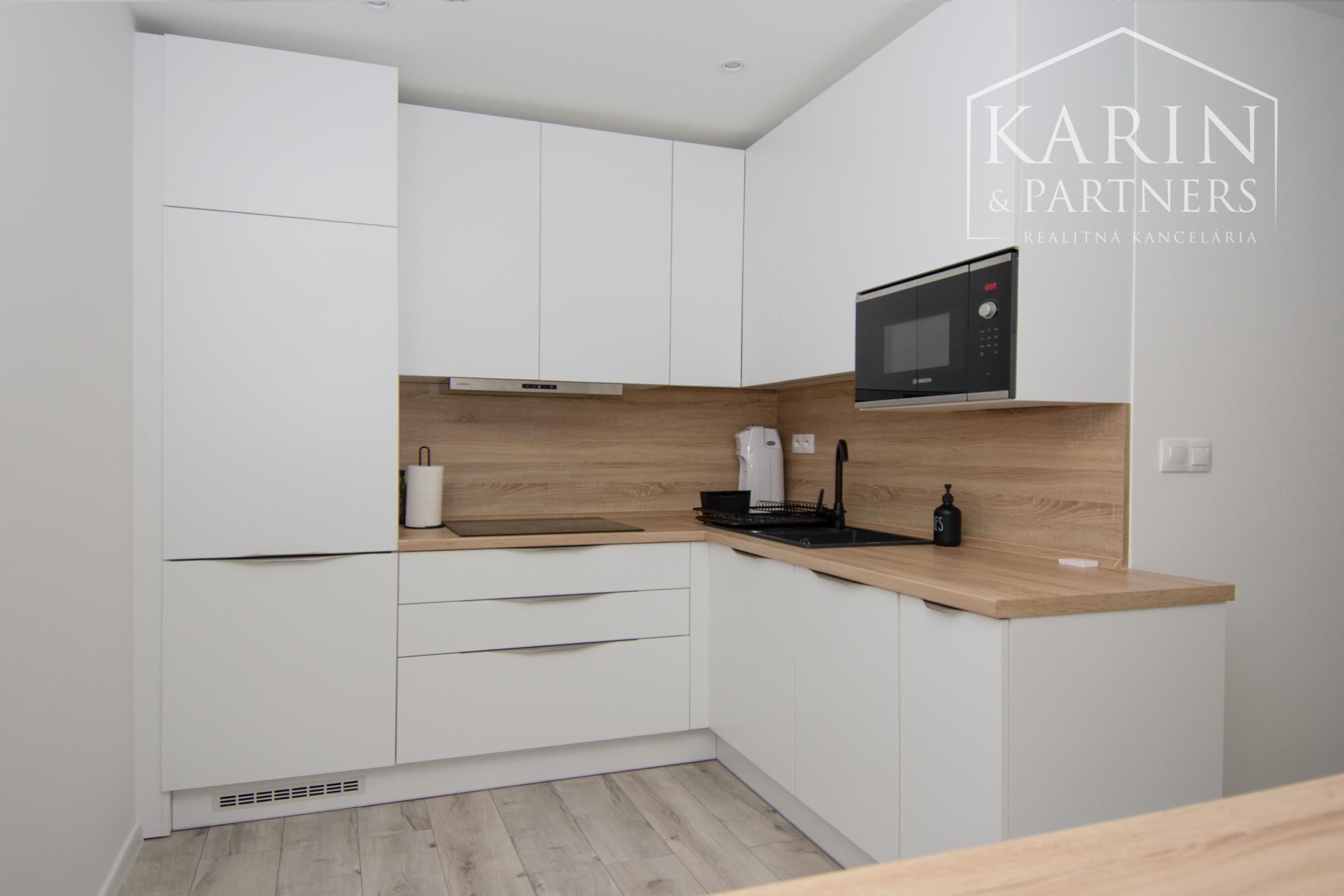 Prenájom 2 izbového bytu v Šamoríne s predzáhradkou, ul. Pažitná