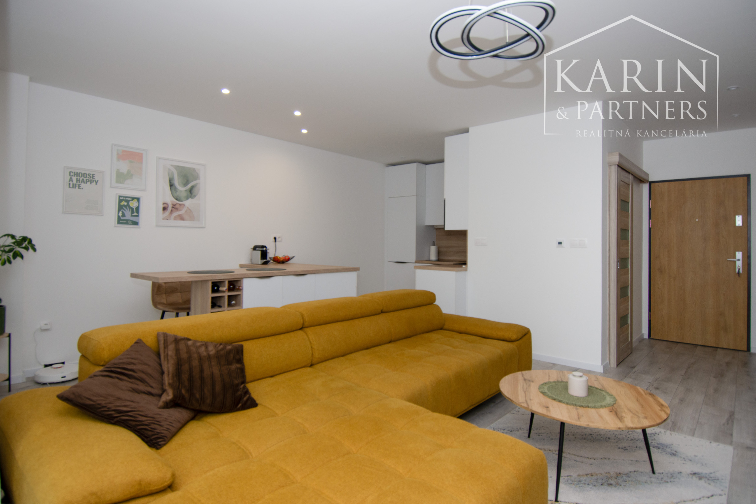 Prenájom 2 izbového bytu v Šamoríne s predzáhradkou, ul. Pažitná