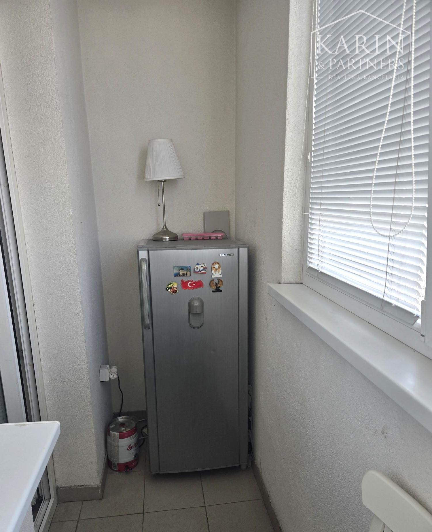 Na predaj -  garsónka s loggiou – Vilová ulica, Petržalka (Dvory)-BA V