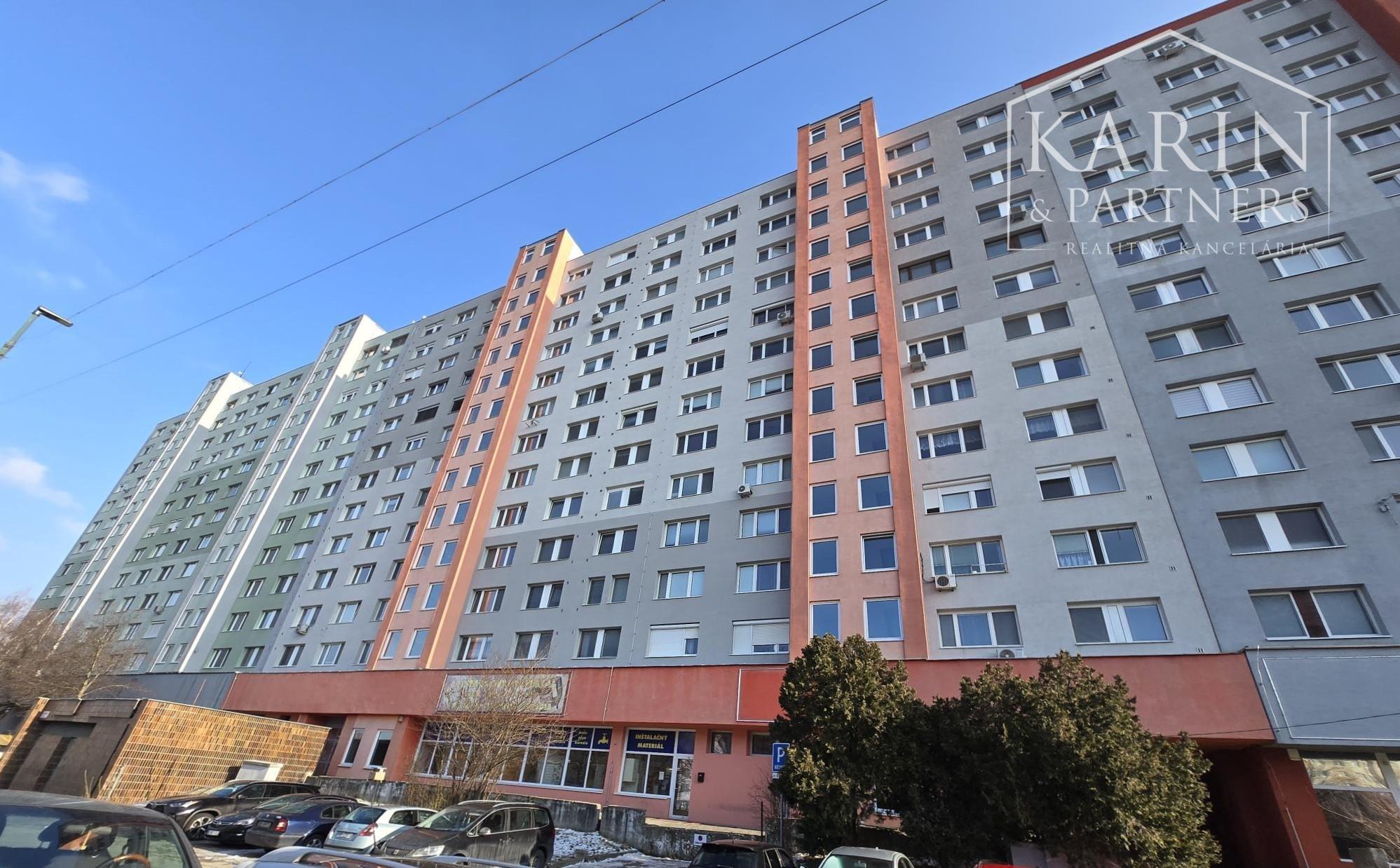 Predaj -  Garsónka po kompletnej rekonštrukcii - Strečnianska ul. Bratislava/Petržalka