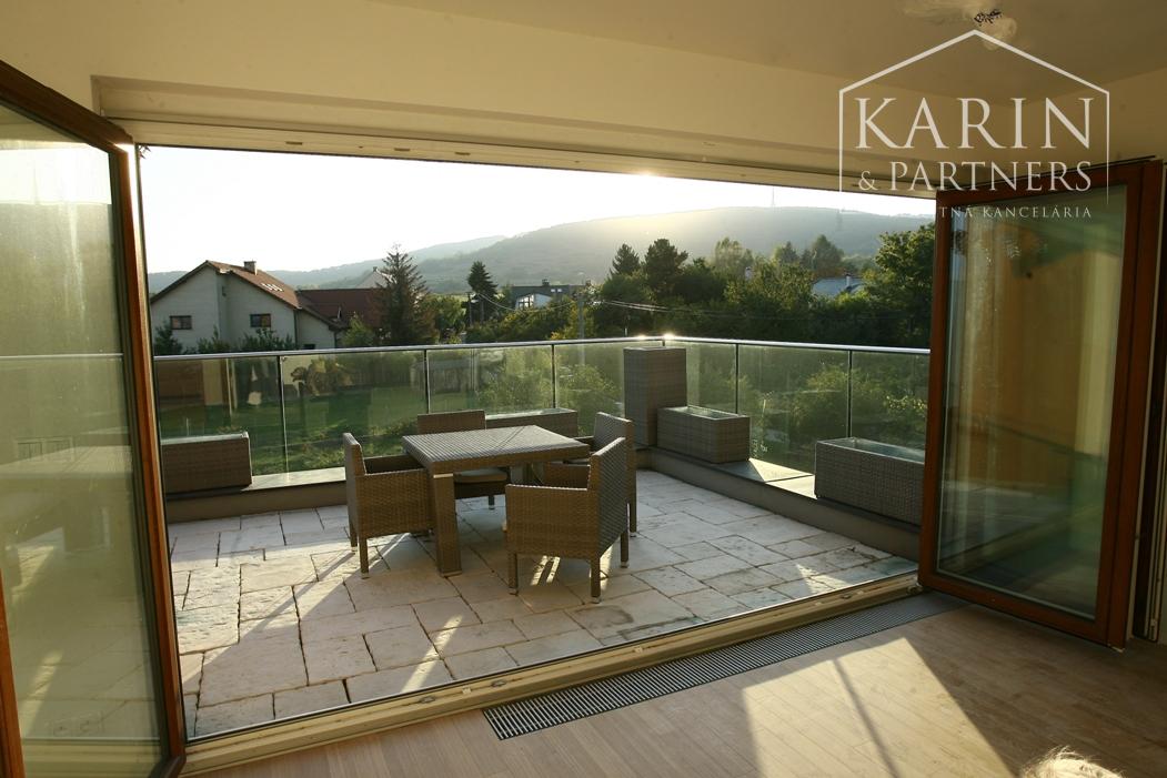 PRENÁJOM: Luxusná 5-izbová vila s výhľadom na Kamzík – Vinohrady- Nové mesto BA III