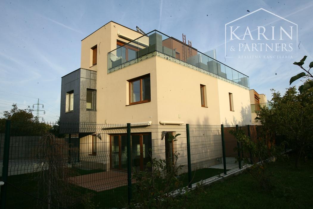 PRENÁJOM: Luxusná 5-izbová vila s výhľadom na Kamzík – Vinohrady- Nové mesto BA III