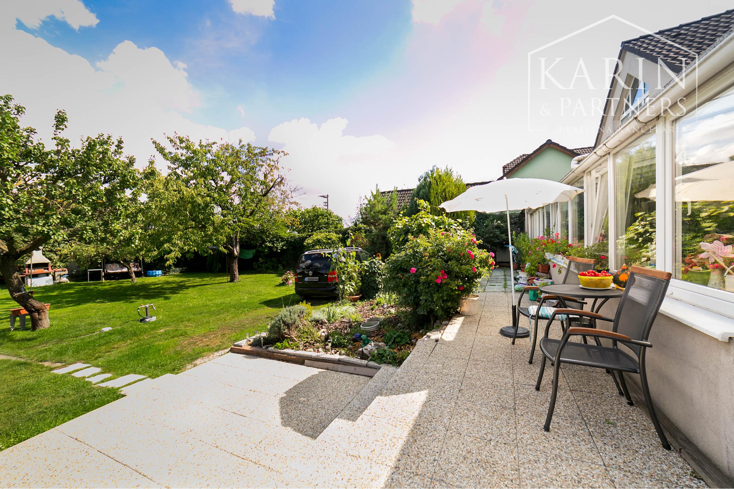 Predaj- Rodinný dom dvojgeneračný pozemok 1229m2 - Vajnory Bratislava