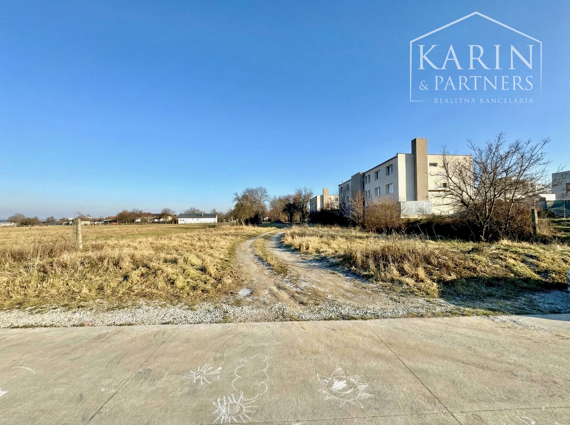 Investičná príležitosť v Hlbokom: 1695 m2 pre výstavbu RD alebo bytového domu | 3 min. od Senice