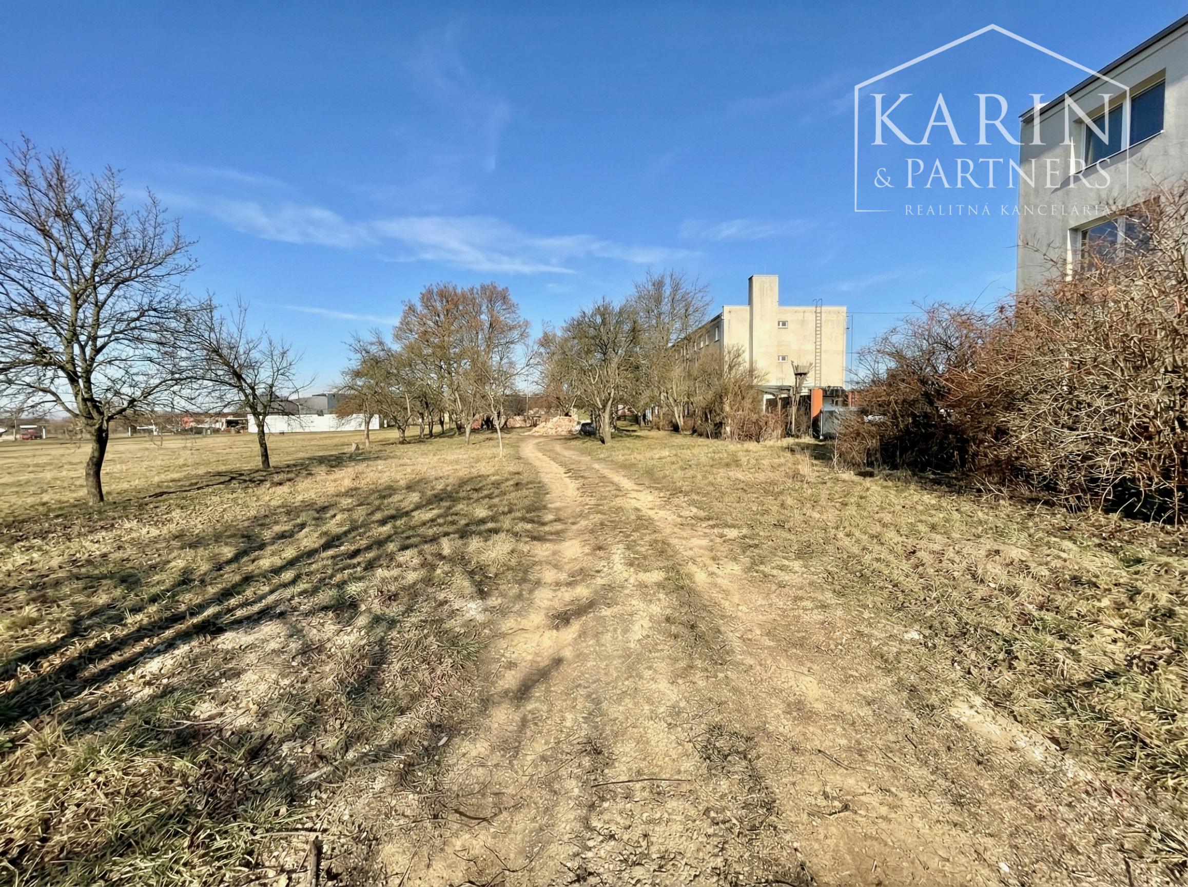 Investičná príležitosť v Hlbokom: 1695 m2 pre výstavbu RD alebo bytového domu | 3 min. od Senice