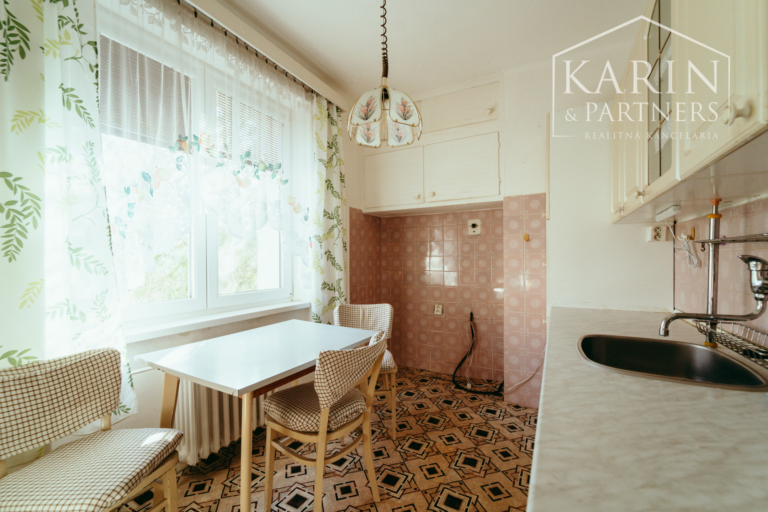 NA PRENÁJOM 2i BYT V MESTE HOLÍČ