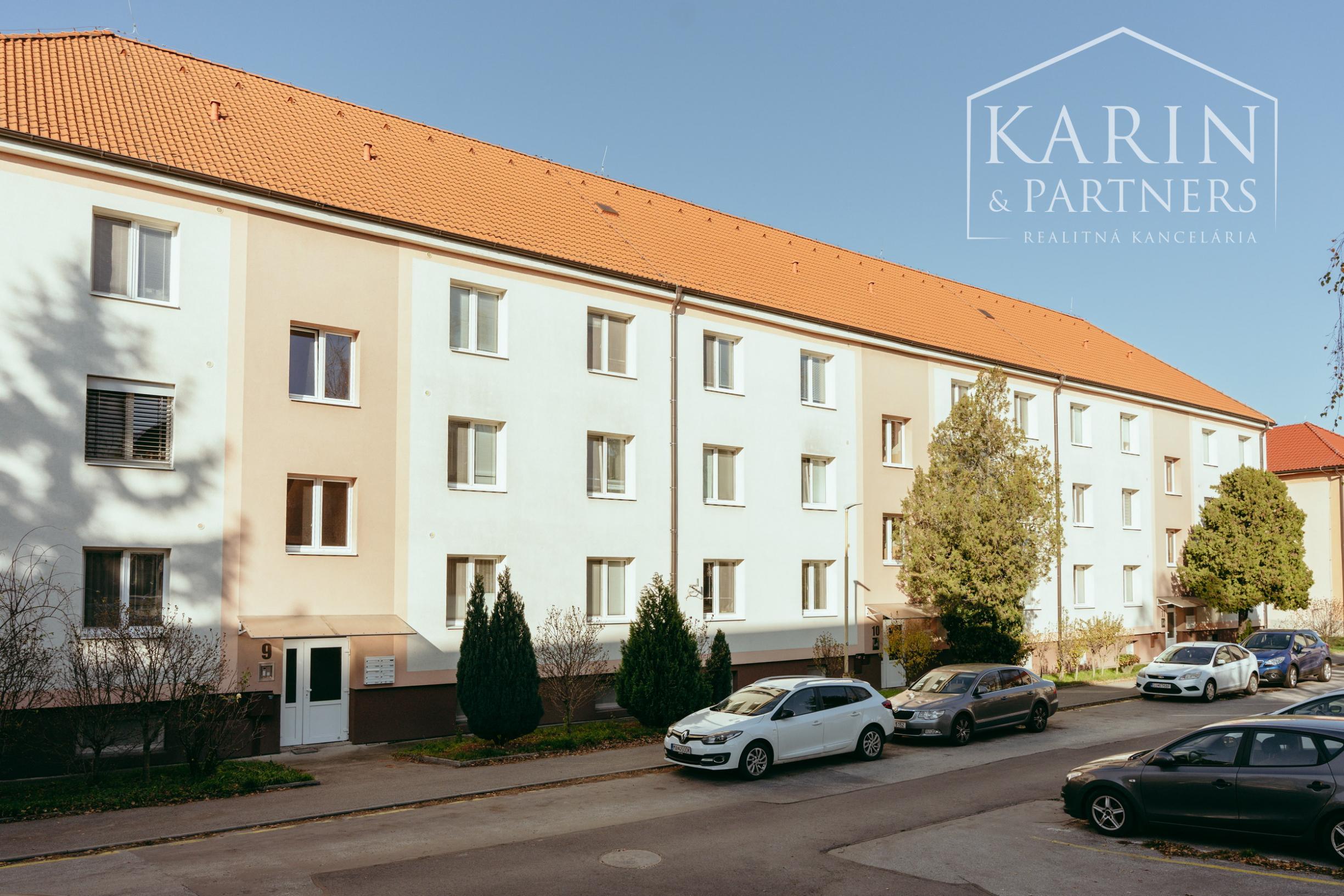 NA PRENÁJOM 2i BYT V MESTE HOLÍČ