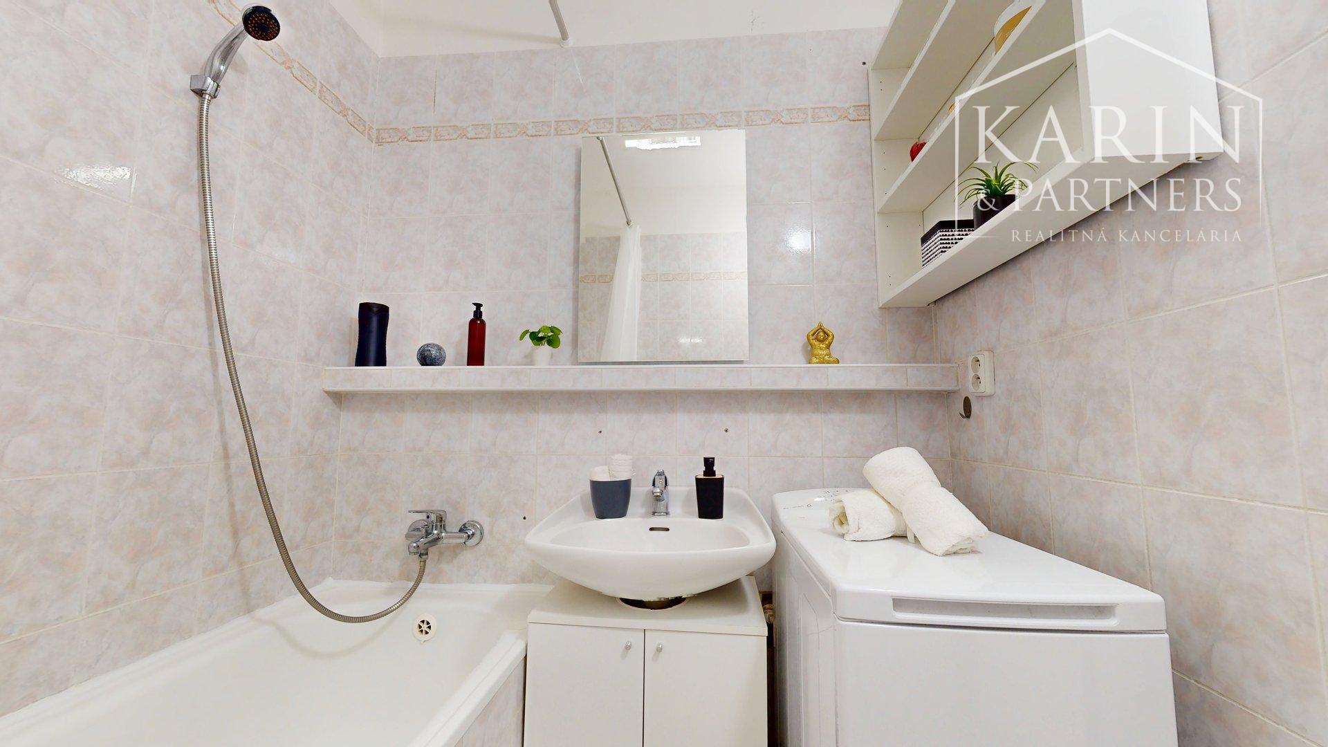 3-IZBOVÝ BYT PRI OC RETRO, RUMANČEKOVA ULICA