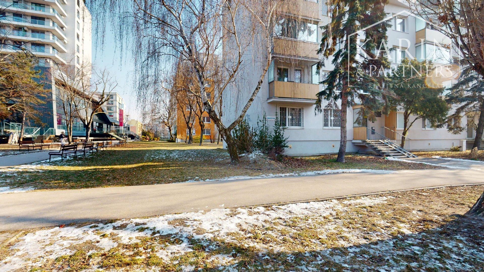 3-IZBOVÝ BYT PRI OC RETRO, RUMANČEKOVA ULICA