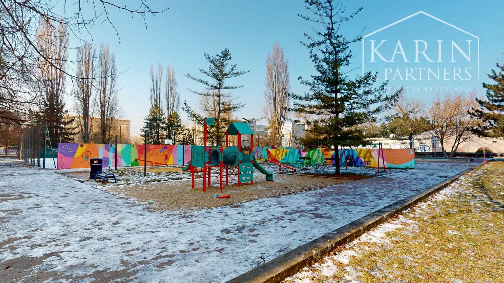 3-IZBOVÝ BYT PRI OC RETRO, RUMANČEKOVA ULICA