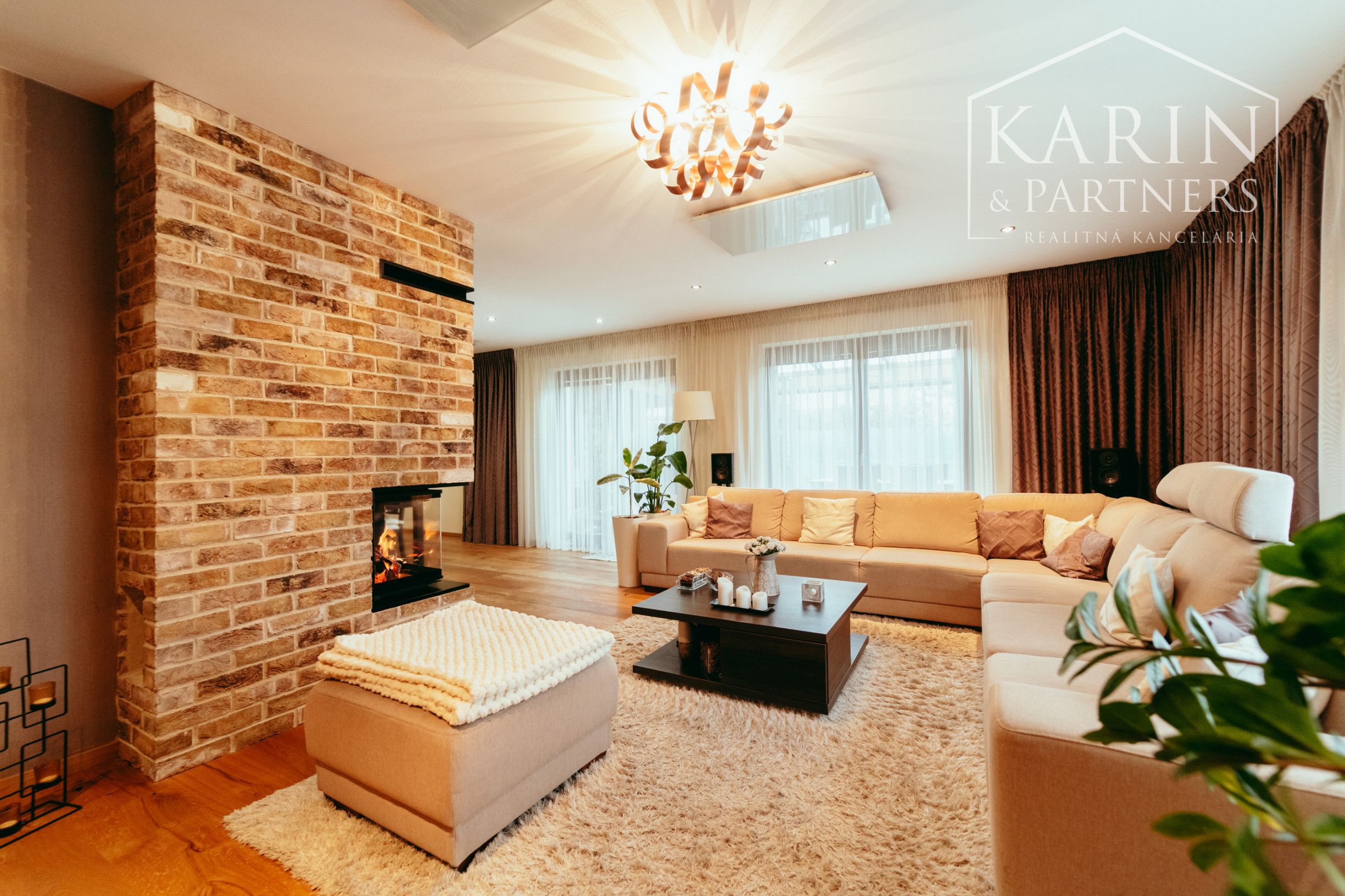 5i Rodinný dom v Senici – pohodlie, priestor a krbová atmosféra na ulici M. Braxatorisa