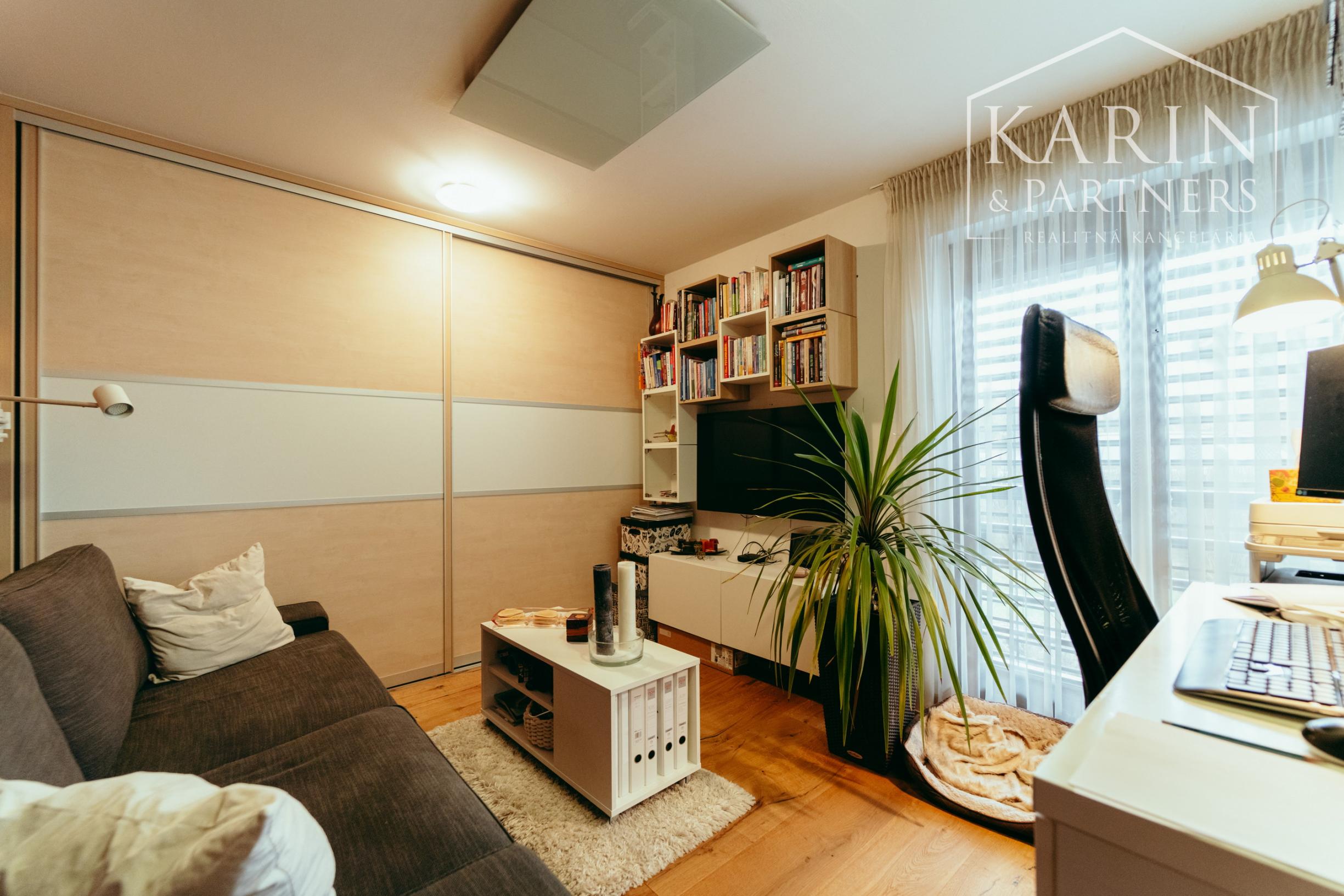 5i Rodinný dom v Senici – pohodlie, priestor a krbová atmosféra na ulici M. Braxatorisa