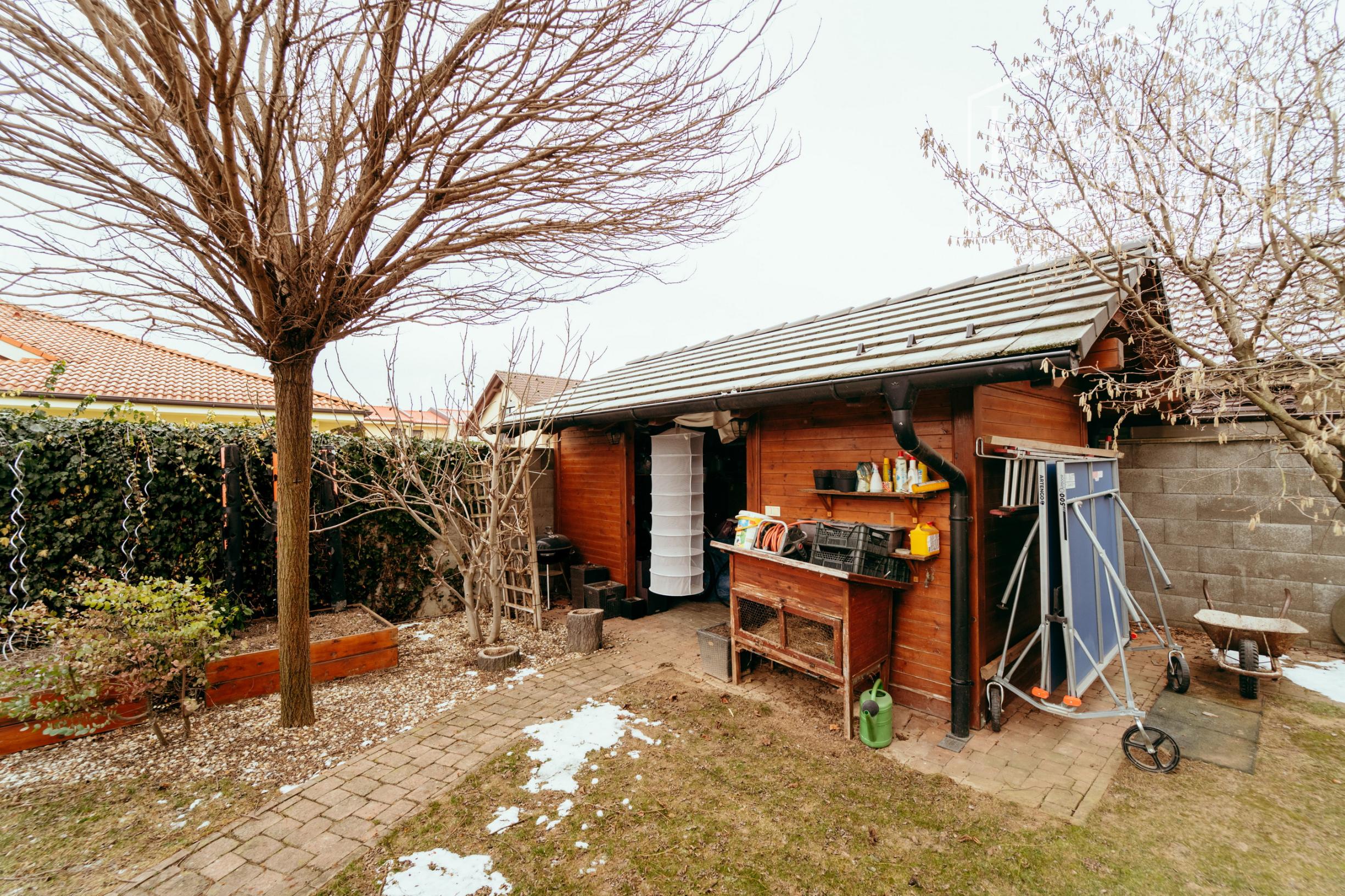 5i Rodinný dom v Senici – pohodlie, priestor a krbová atmosféra na ulici M. Braxatorisa