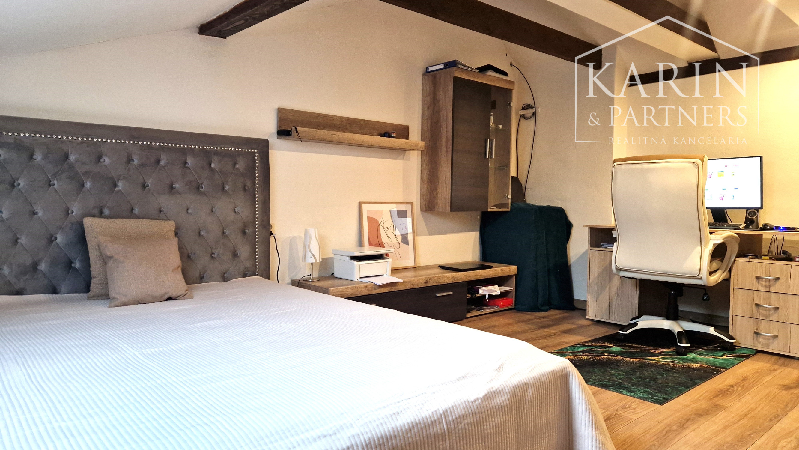 Zariadený 3 izbový byt s parkovaním v centre Rovinky