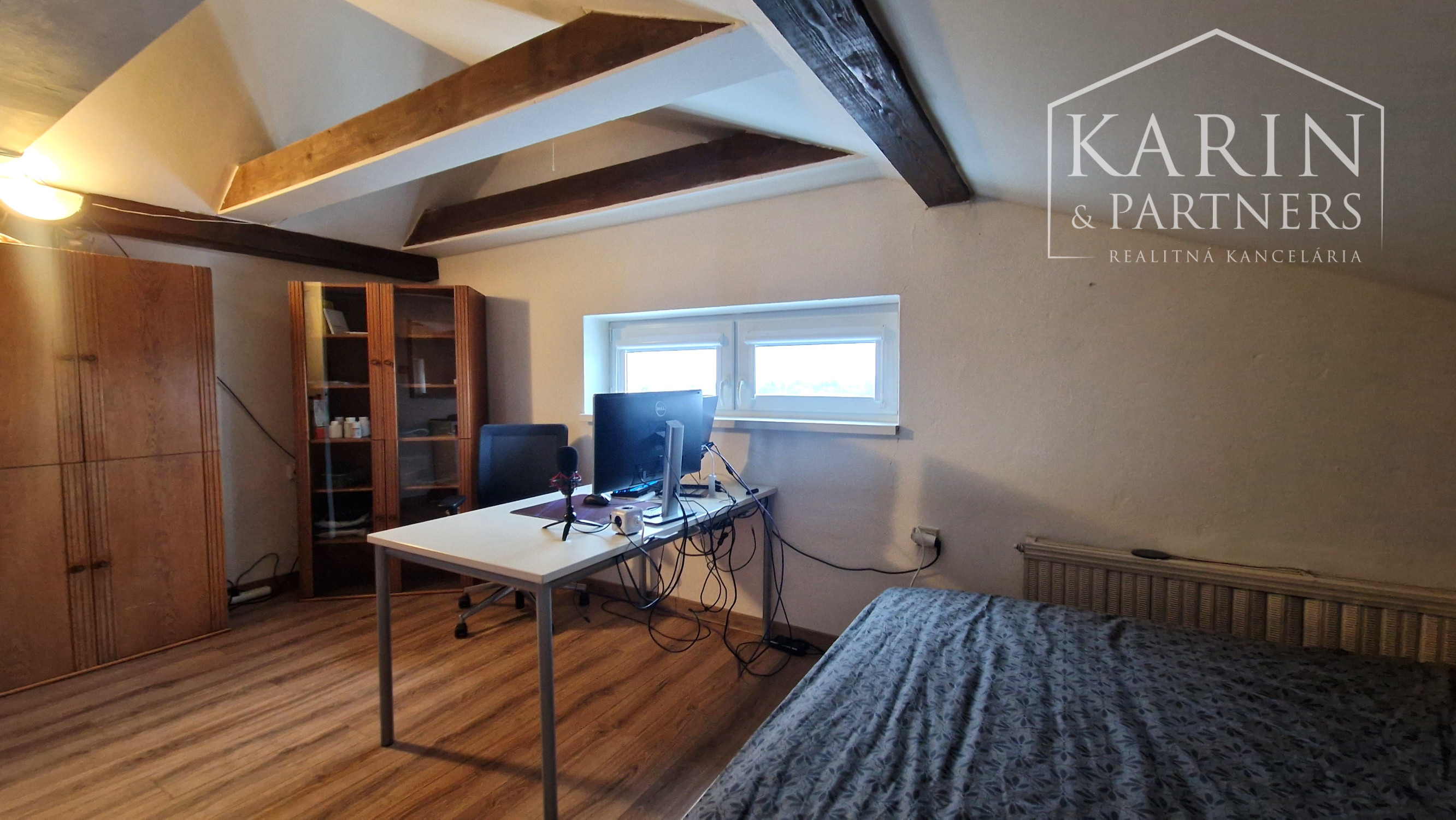 Zariadený 3 izbový byt s parkovaním v centre Rovinky