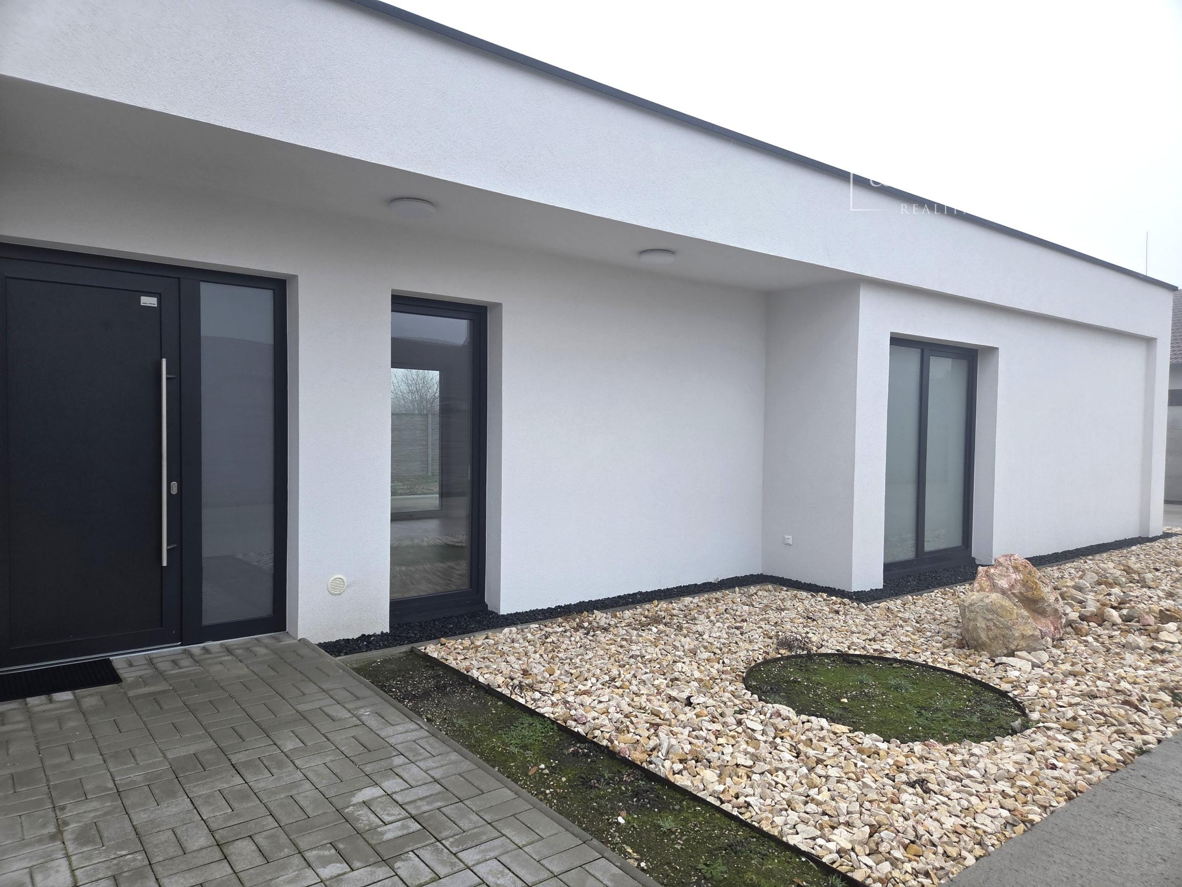 NOVOSTAVBA Moderný 4-izbový bungalov, Veľké Blahovo-Dunajská Streda