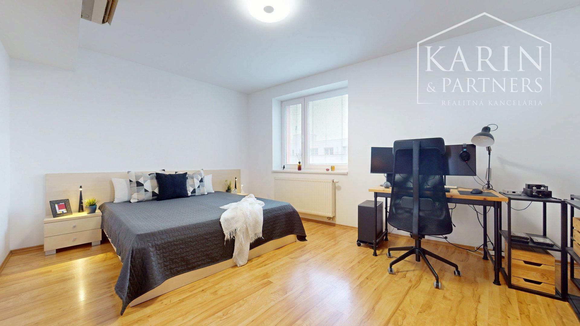 VÝNIMOČNE PRIESTRANNÝ A SVETLÝ 4I BYT S KRBOM A 2 BALKÓNMI