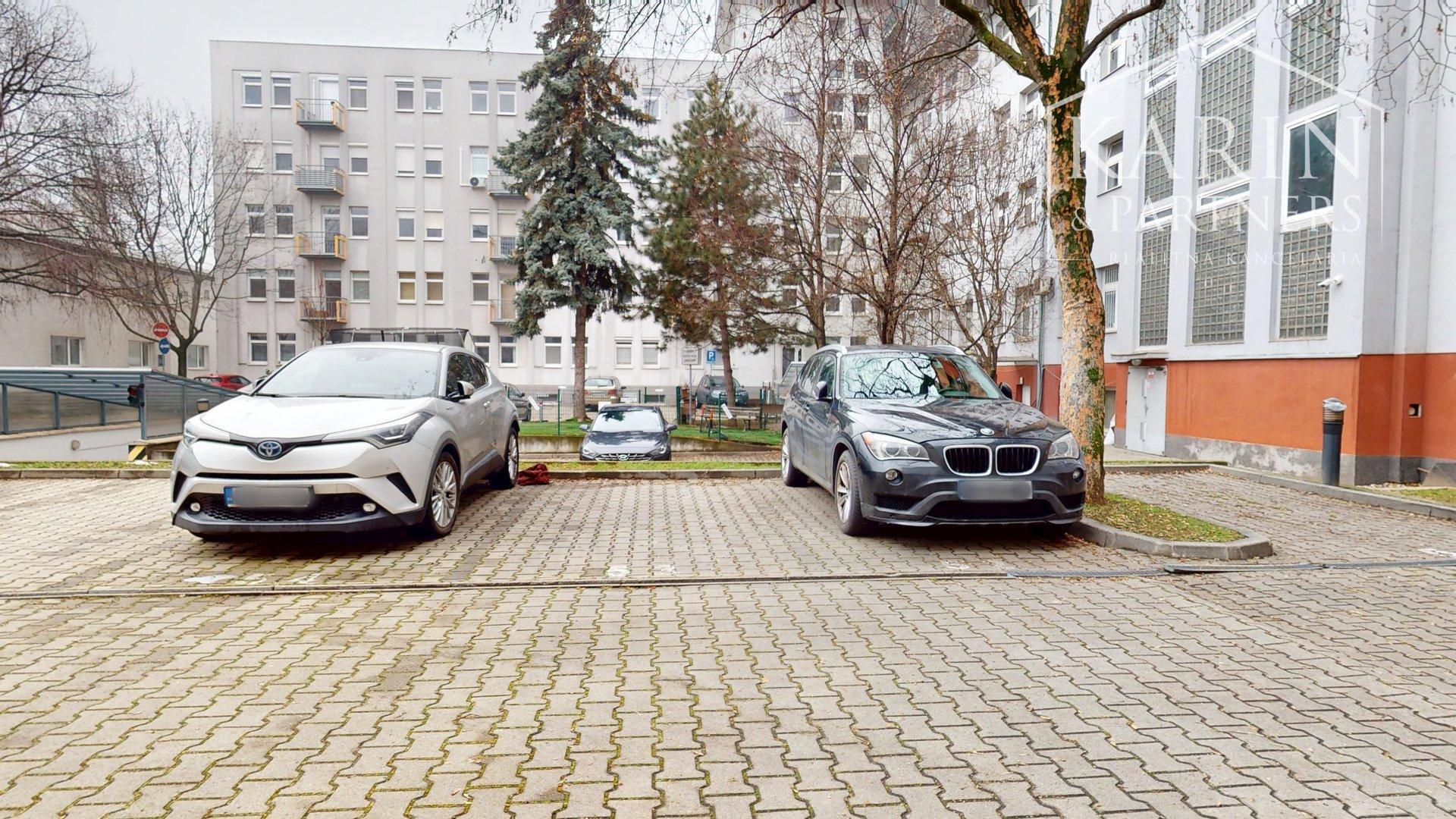 VÝNIMOČNE PRIESTRANNÝ A SVETLÝ 4I BYT S KRBOM A 2 BALKÓNMI