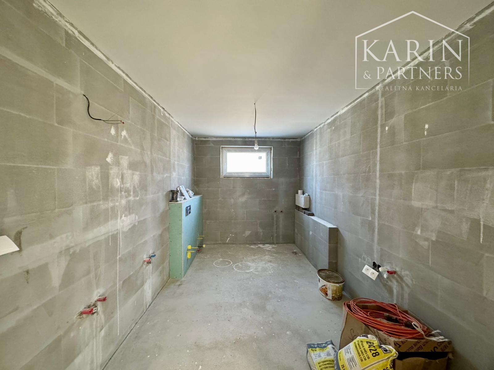 MODERNÝ 4-IZBOVÝ BUNGALOV S GARÁŽOU – SENICA