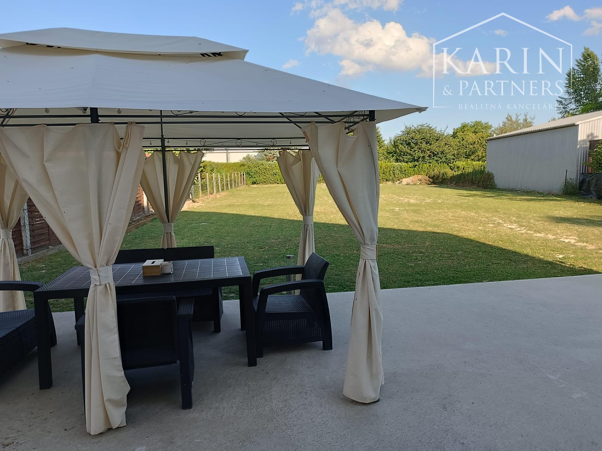 Predaj - rodinný dom 5 izbový s pozemkom 1483 m2 - Dunakiliti Maďarsko