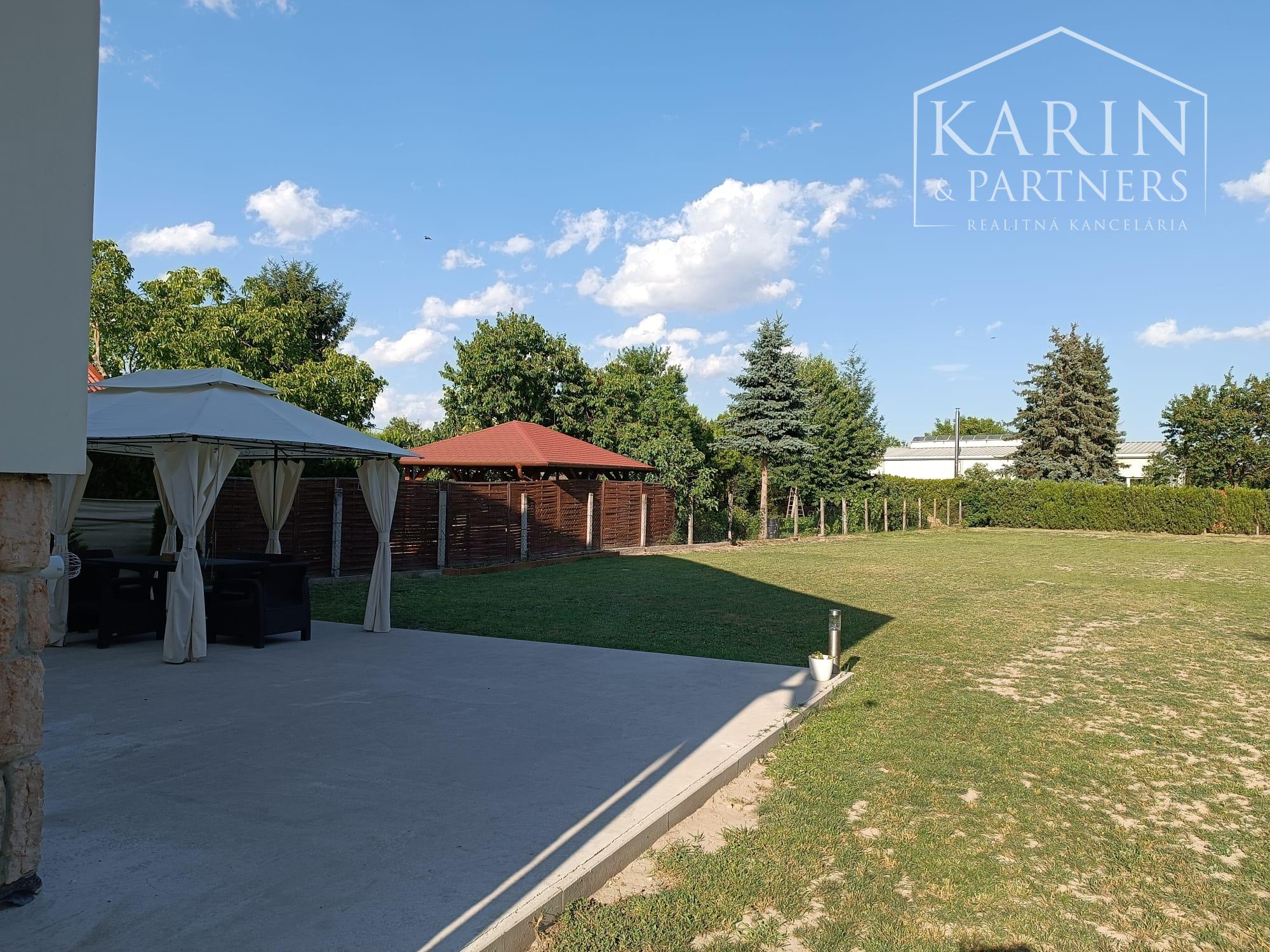 Predaj - rodinný dom 5 izbový s pozemkom 1483 m2 - Dunakiliti Maďarsko