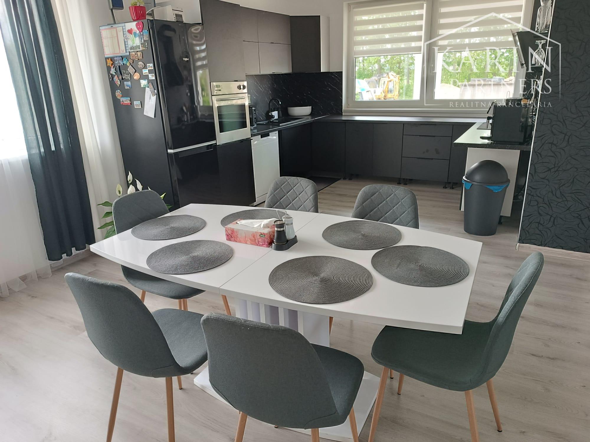 Predaj - rodinný dom 5 izbový s pozemkom 1483 m2 - Dunakiliti Maďarsko