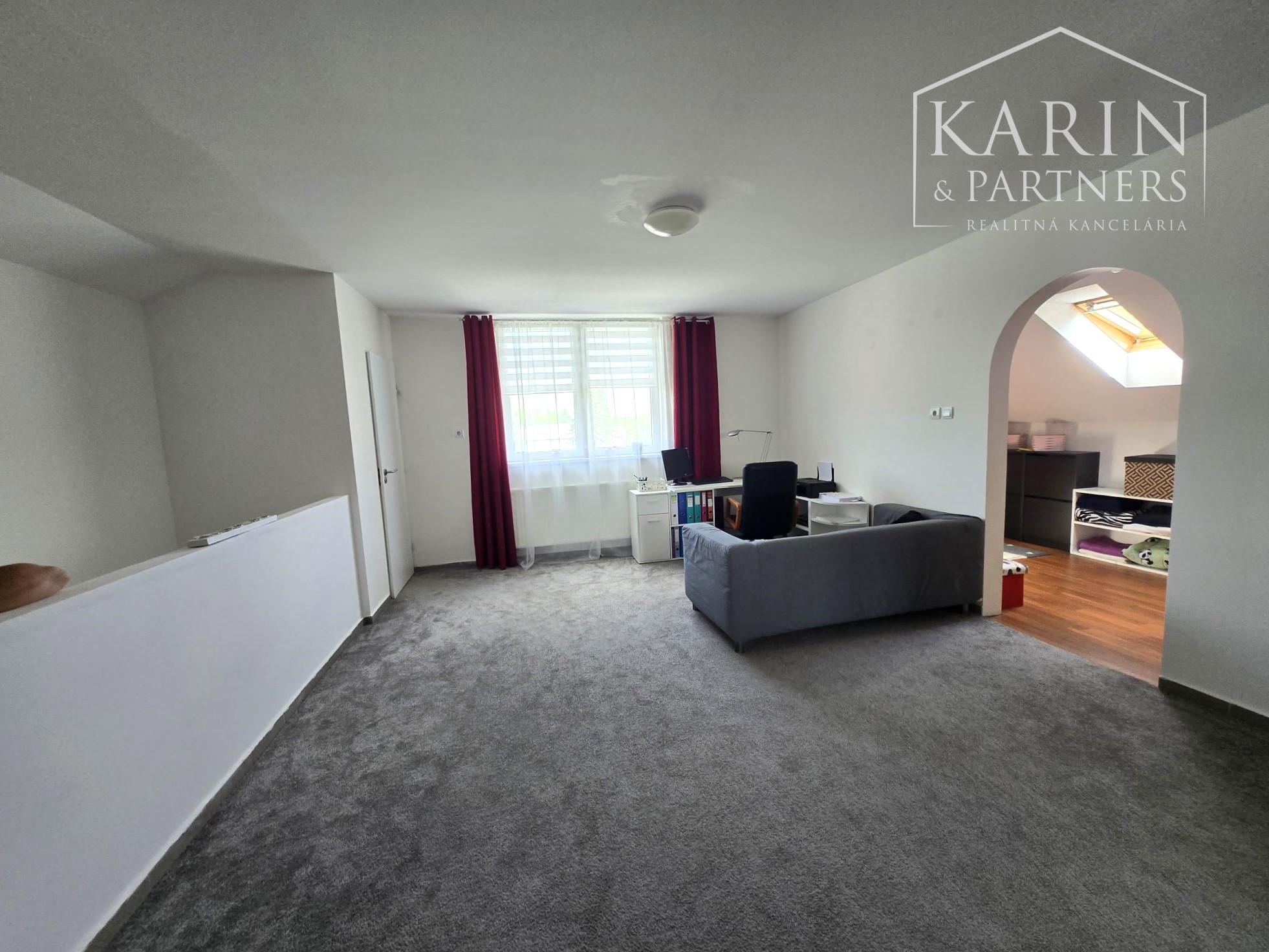 Predaj - rodinný dom 5 izbový s pozemkom 1483 m2 - Dunakiliti Maďarsko