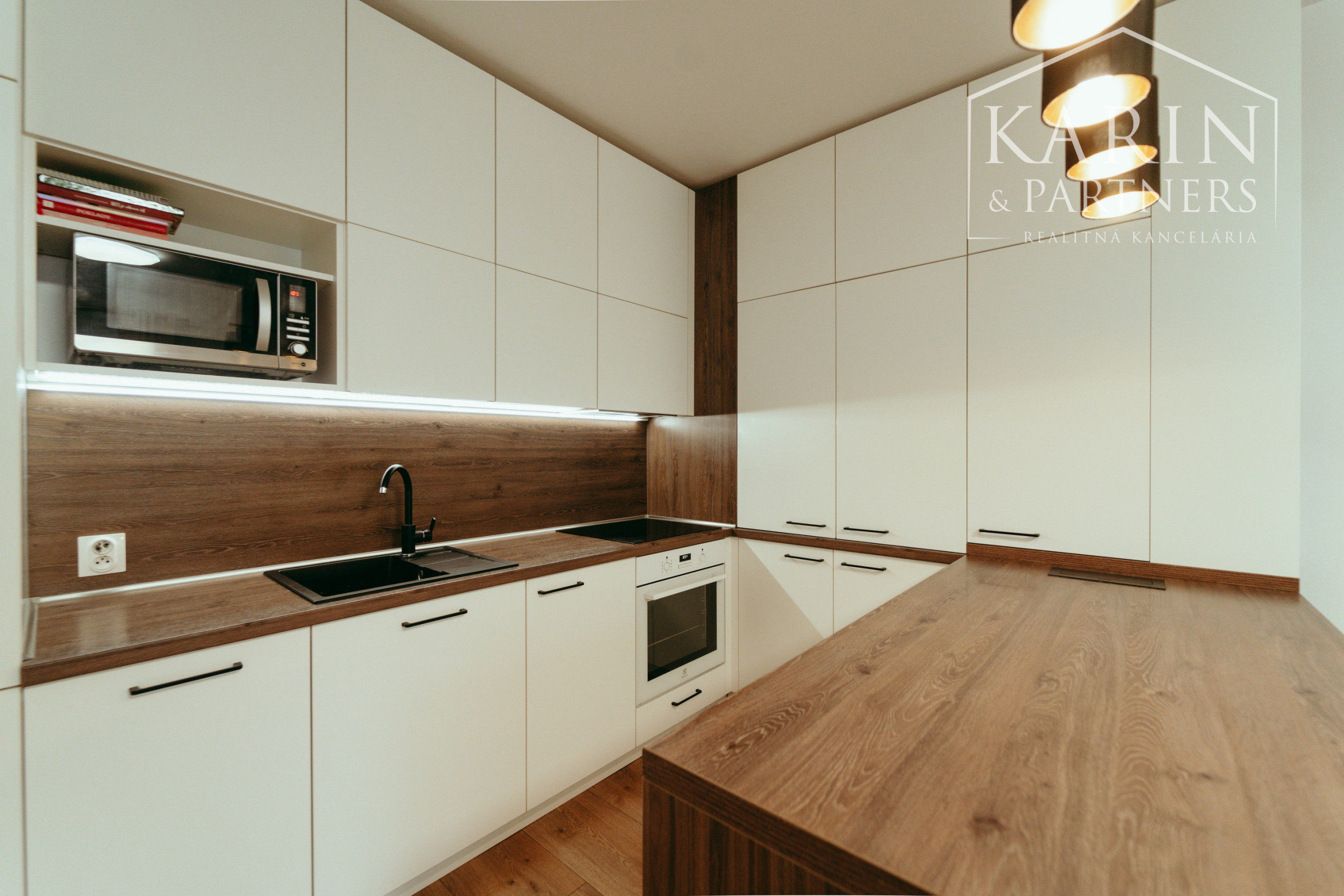 PRENÁJOM LUXUSNÉHO 2-IZBOVÉHO BYTU V SKALICI