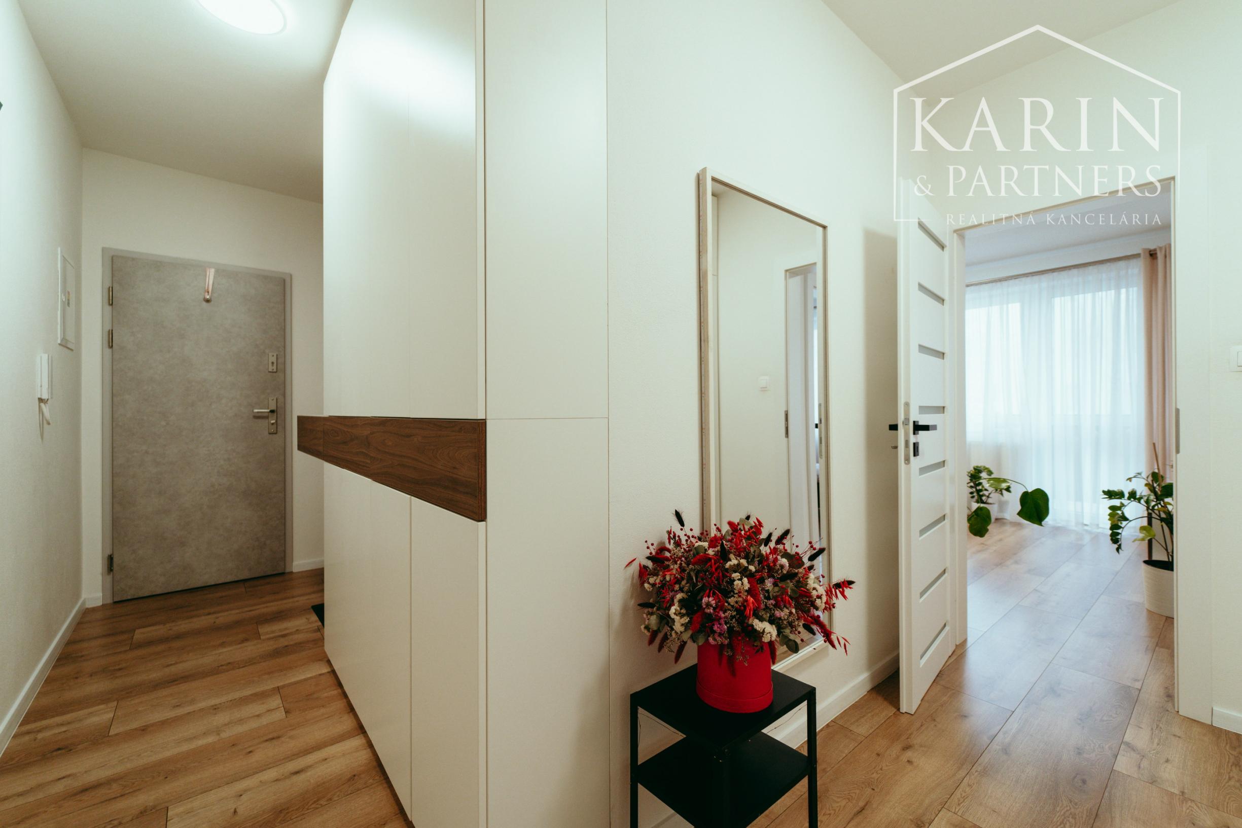 PRENÁJOM LUXUSNÉHO 2-IZBOVÉHO BYTU V SKALICI