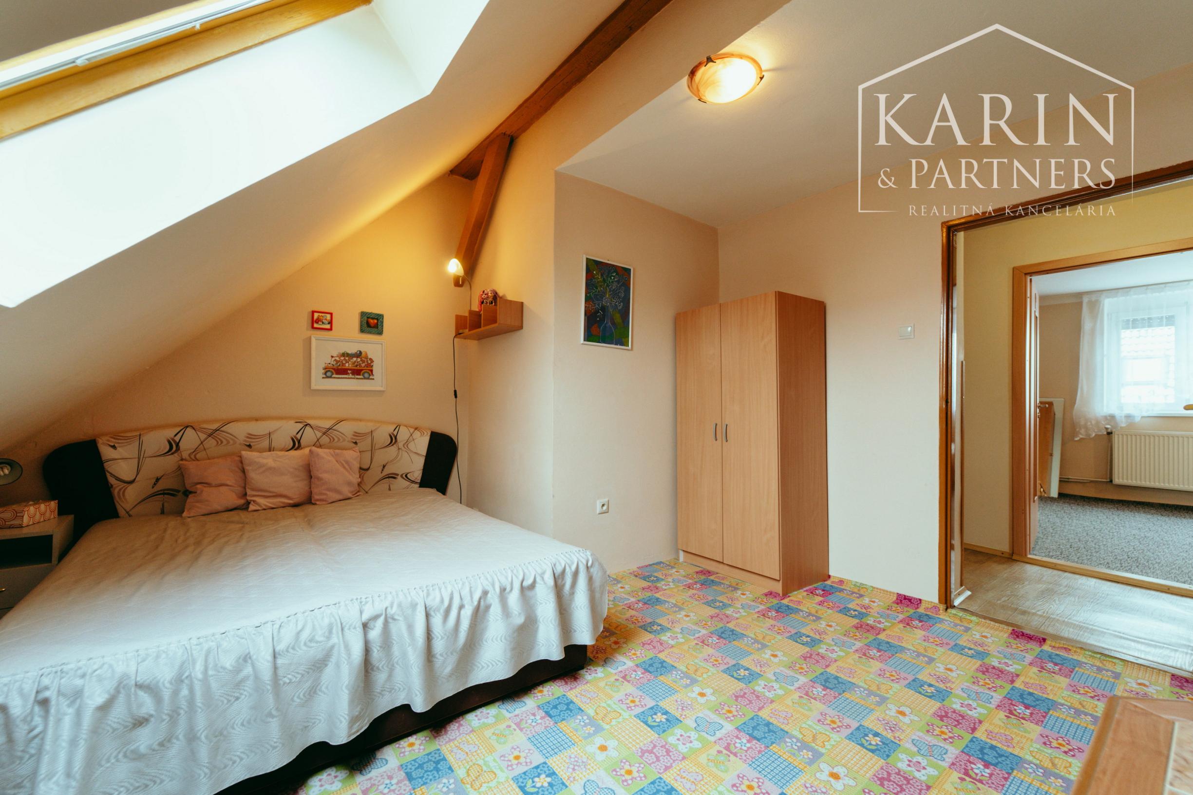 PREDAJ: 5-IZBOVÝ RODINNÝ DOM V SKALICI