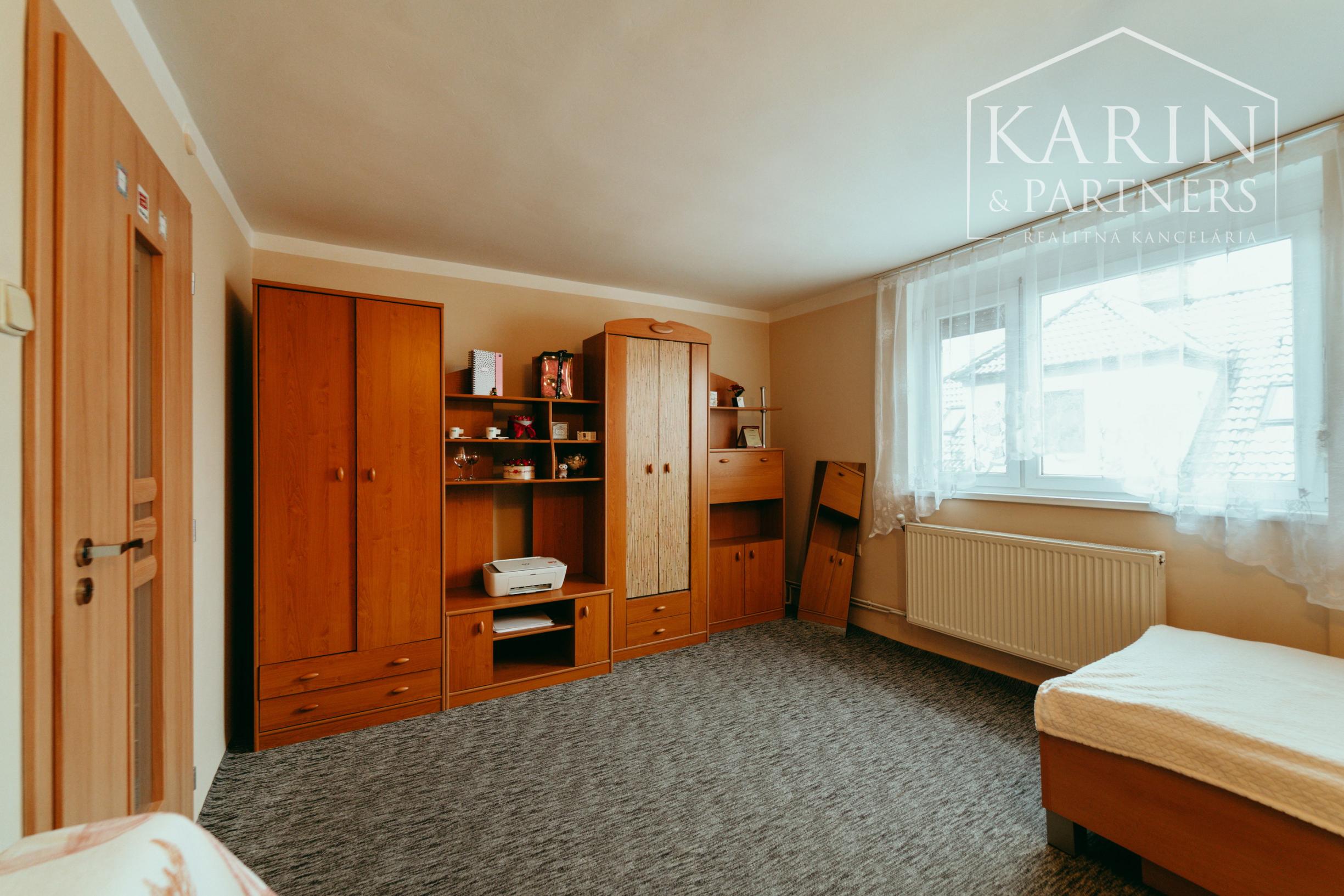 PREDAJ: 5-IZBOVÝ RODINNÝ DOM V SKALICI