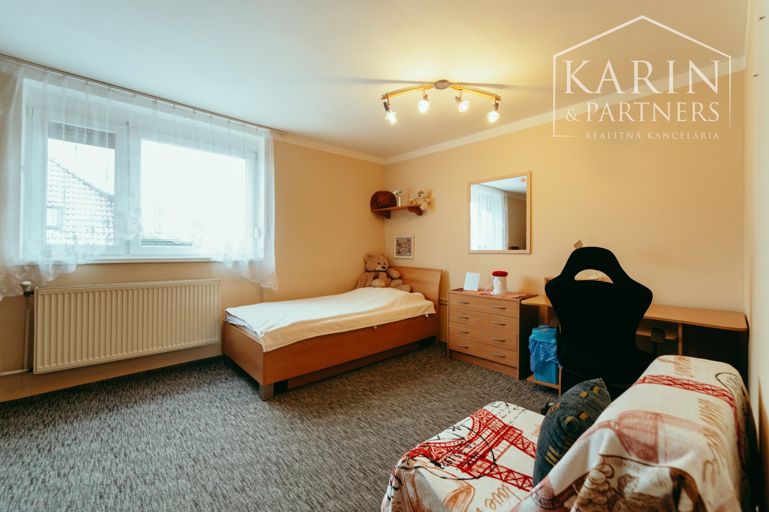 PREDAJ: 5-IZBOVÝ RODINNÝ DOM V SKALICI