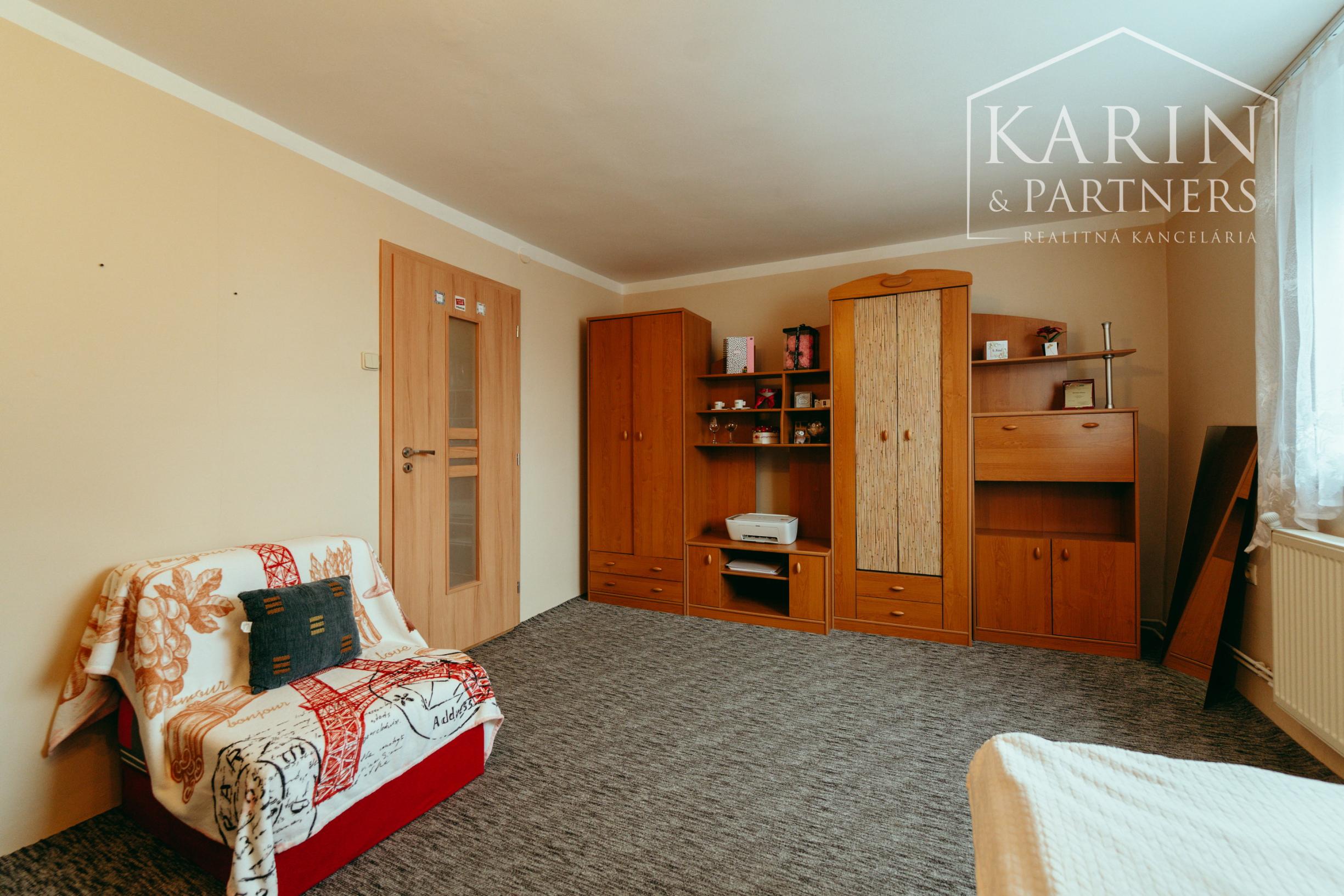 PREDAJ: 5-IZBOVÝ RODINNÝ DOM V SKALICI