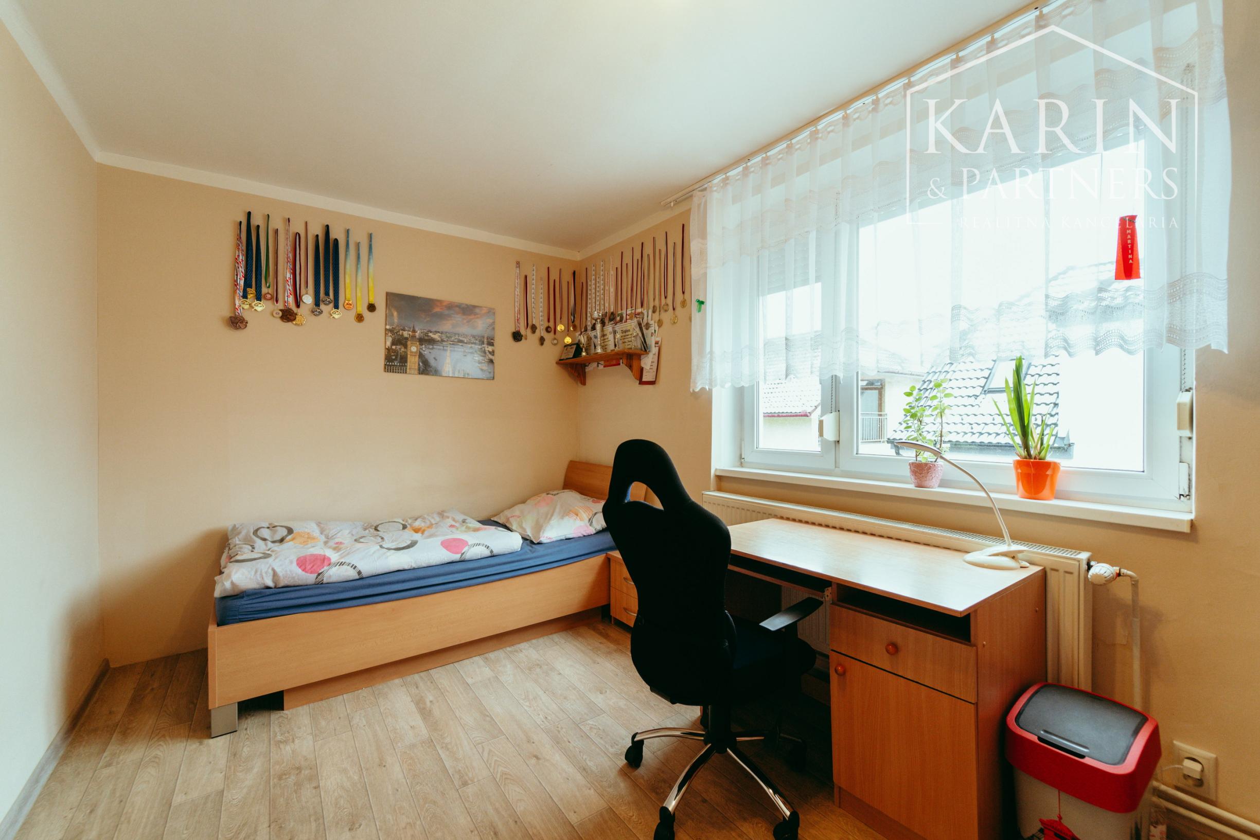 PREDAJ: 5-IZBOVÝ RODINNÝ DOM V SKALICI