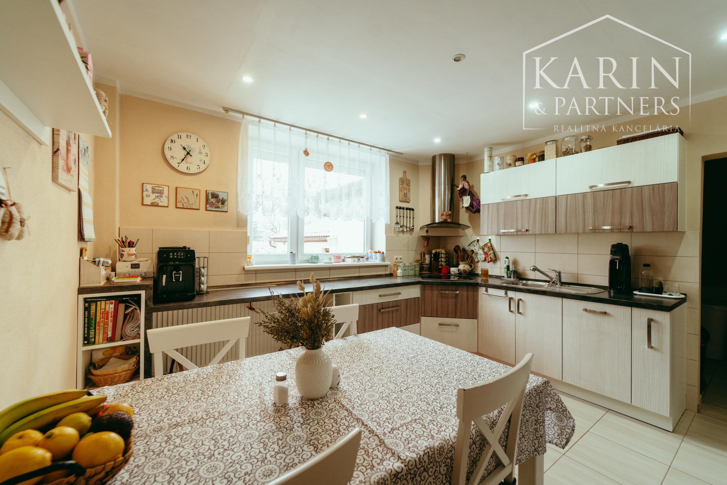 PREDAJ: 5-IZBOVÝ RODINNÝ DOM V SKALICI