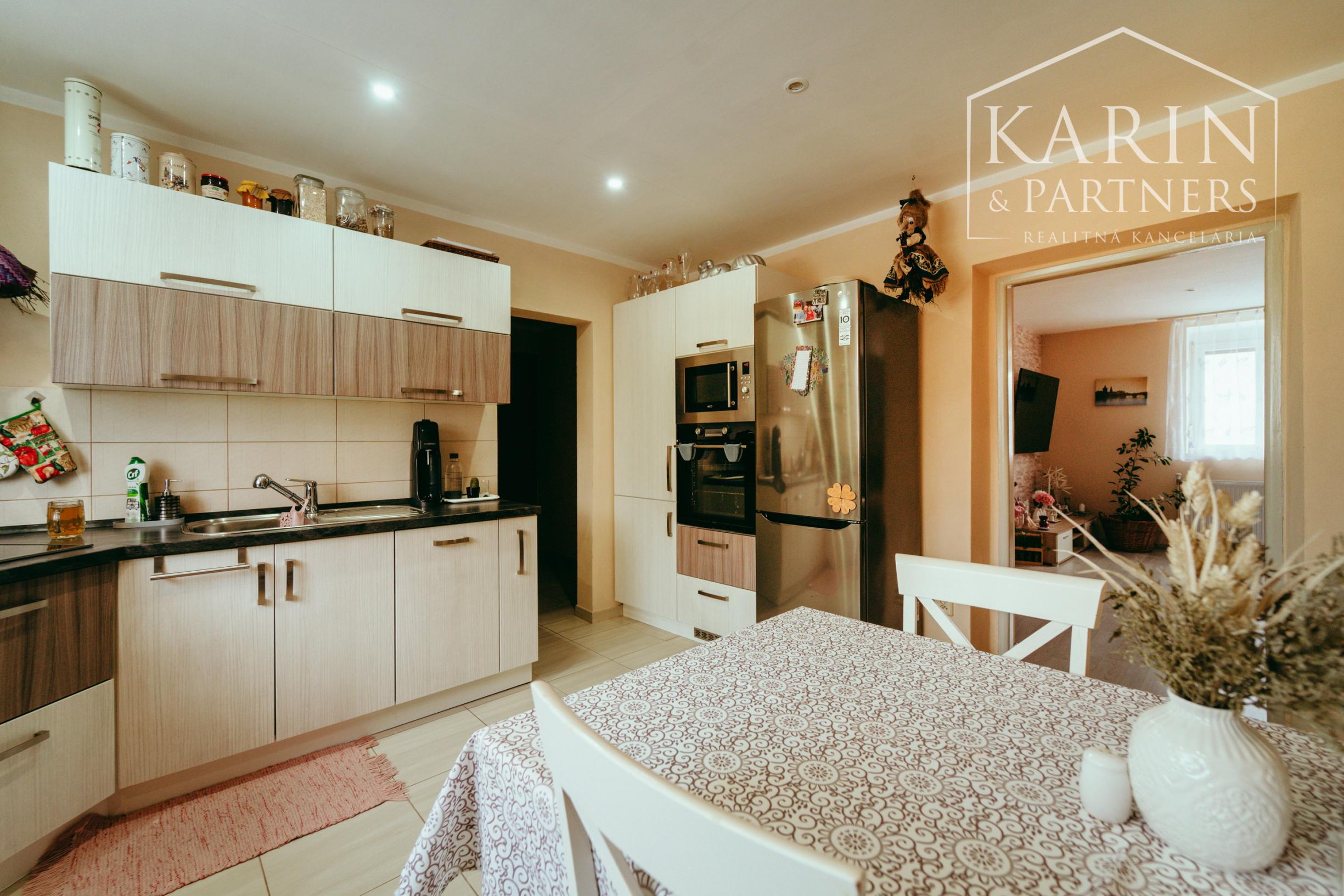 PREDAJ: 5-IZBOVÝ RODINNÝ DOM V SKALICI