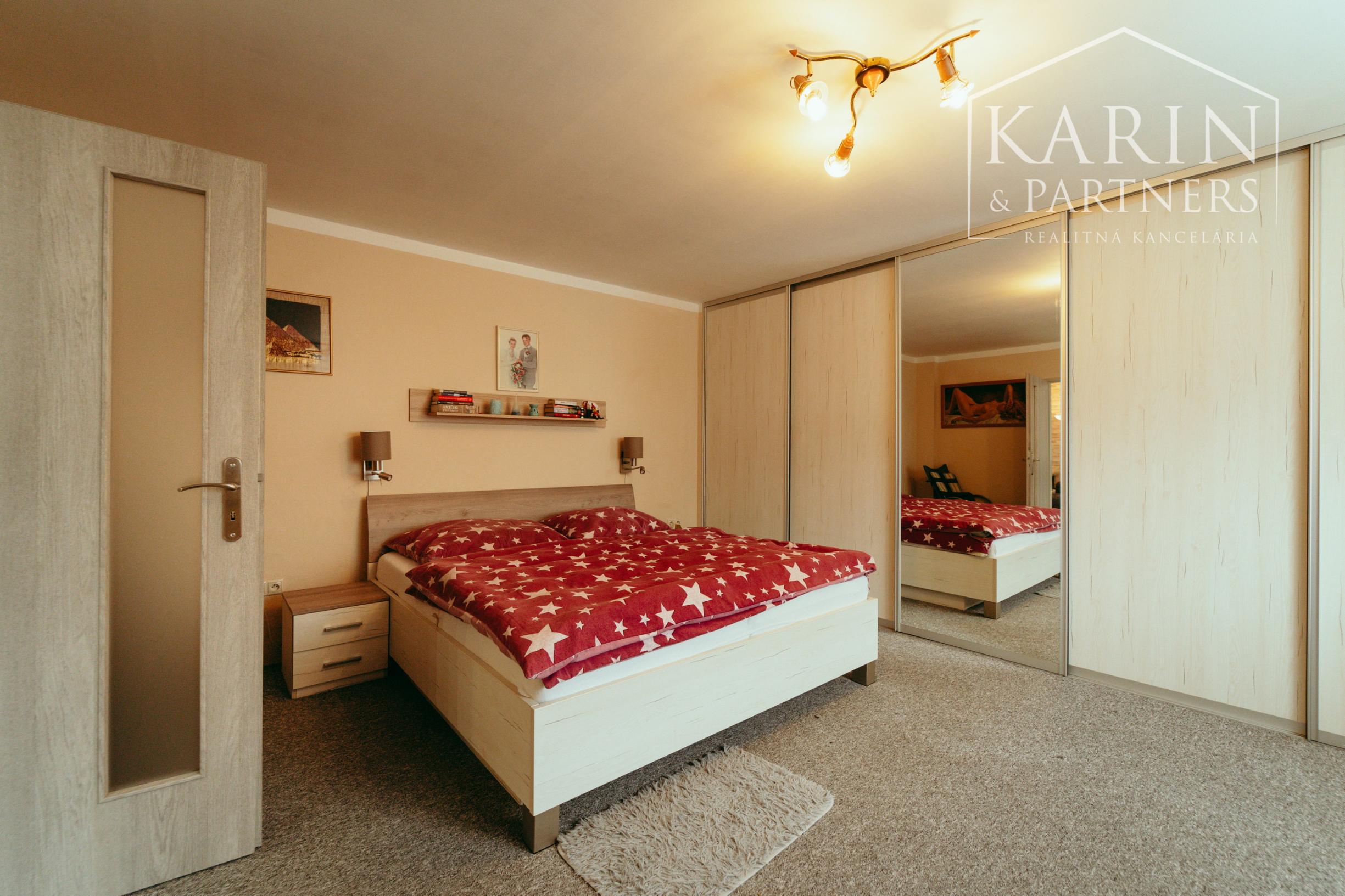 PREDAJ: 5-IZBOVÝ RODINNÝ DOM V SKALICI