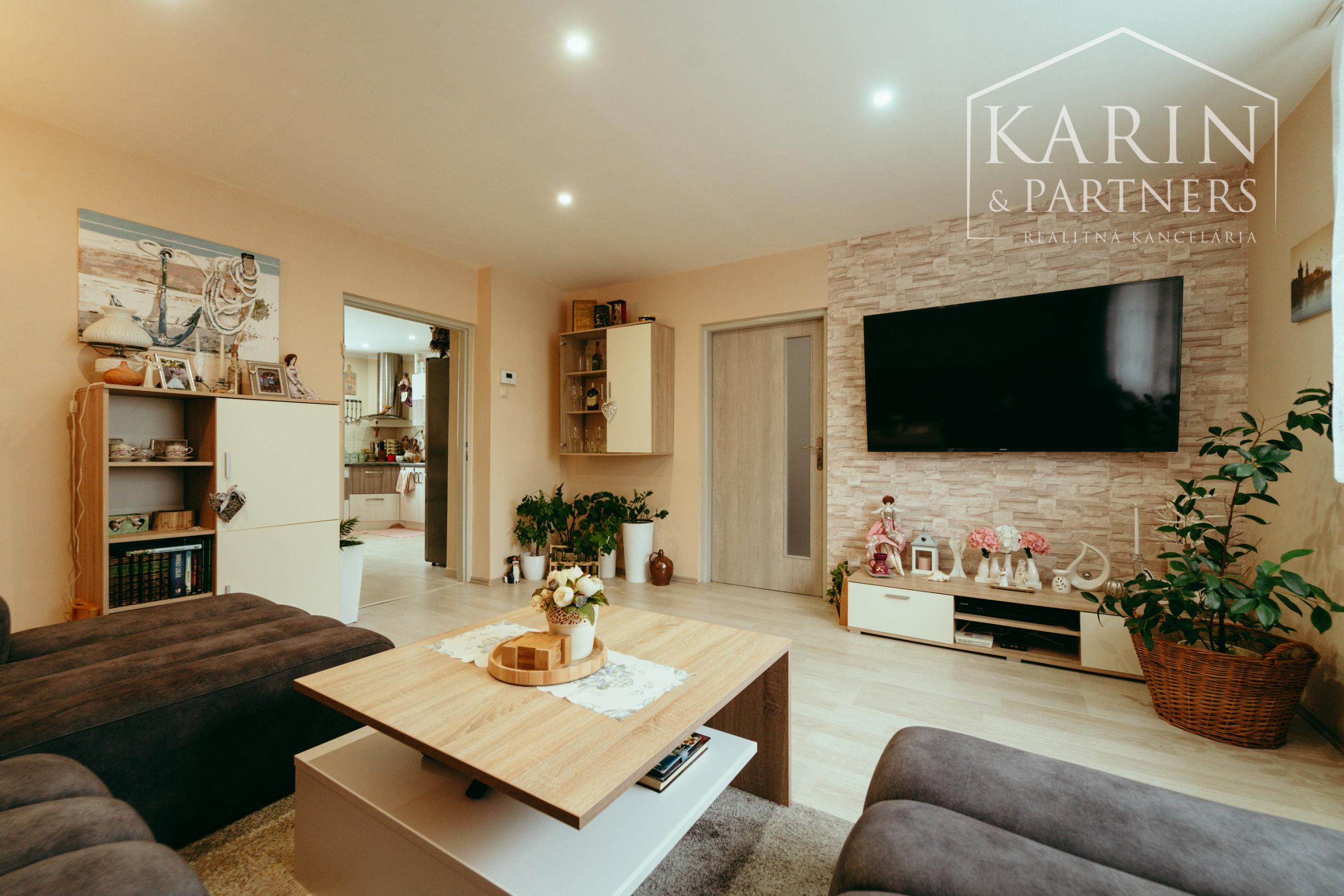 PREDAJ: 5-IZBOVÝ RODINNÝ DOM V SKALICI