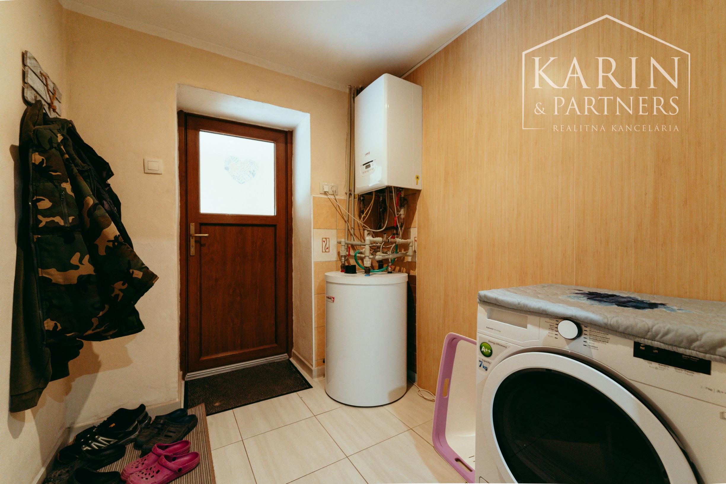 PREDAJ: 5-IZBOVÝ RODINNÝ DOM V SKALICI