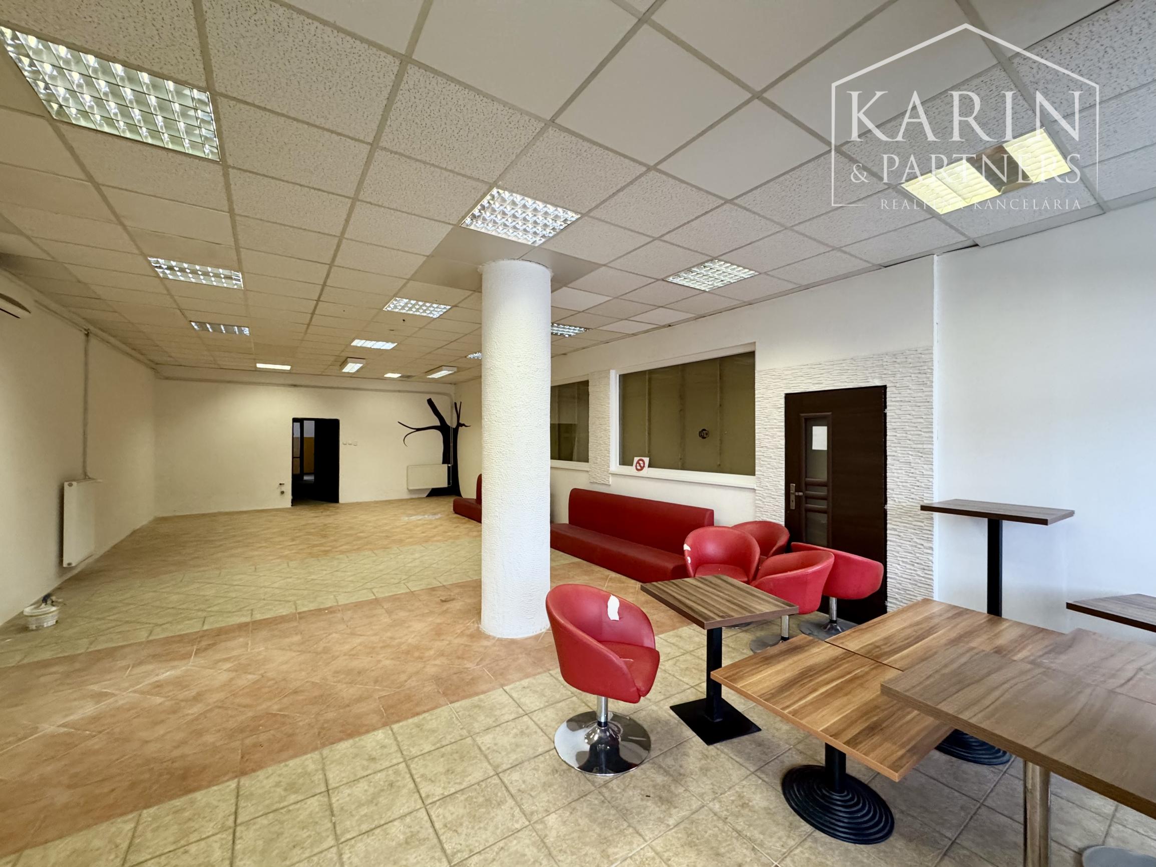 OBCHODNO-SKLADOVÝ PRIESTOR 80 M2 S RAMPOU A VÝŤAHOM