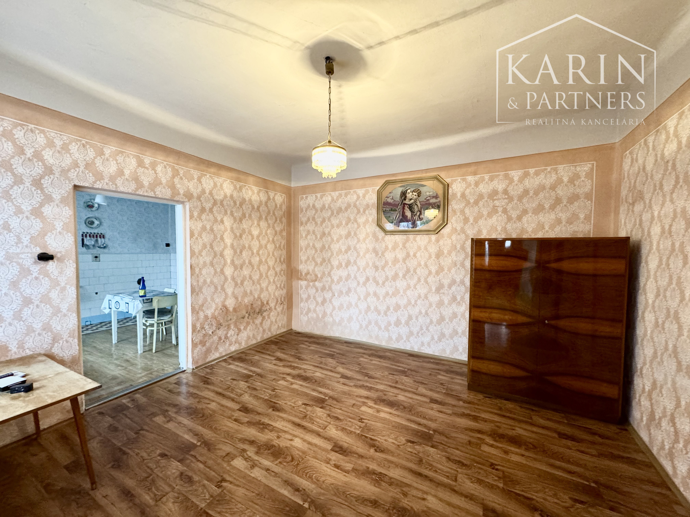 PRENÁJOM: 3-IZBOVÝ RODINNÝ DOM S VEĽKOU ZÁHRADOU – HOLÍČ