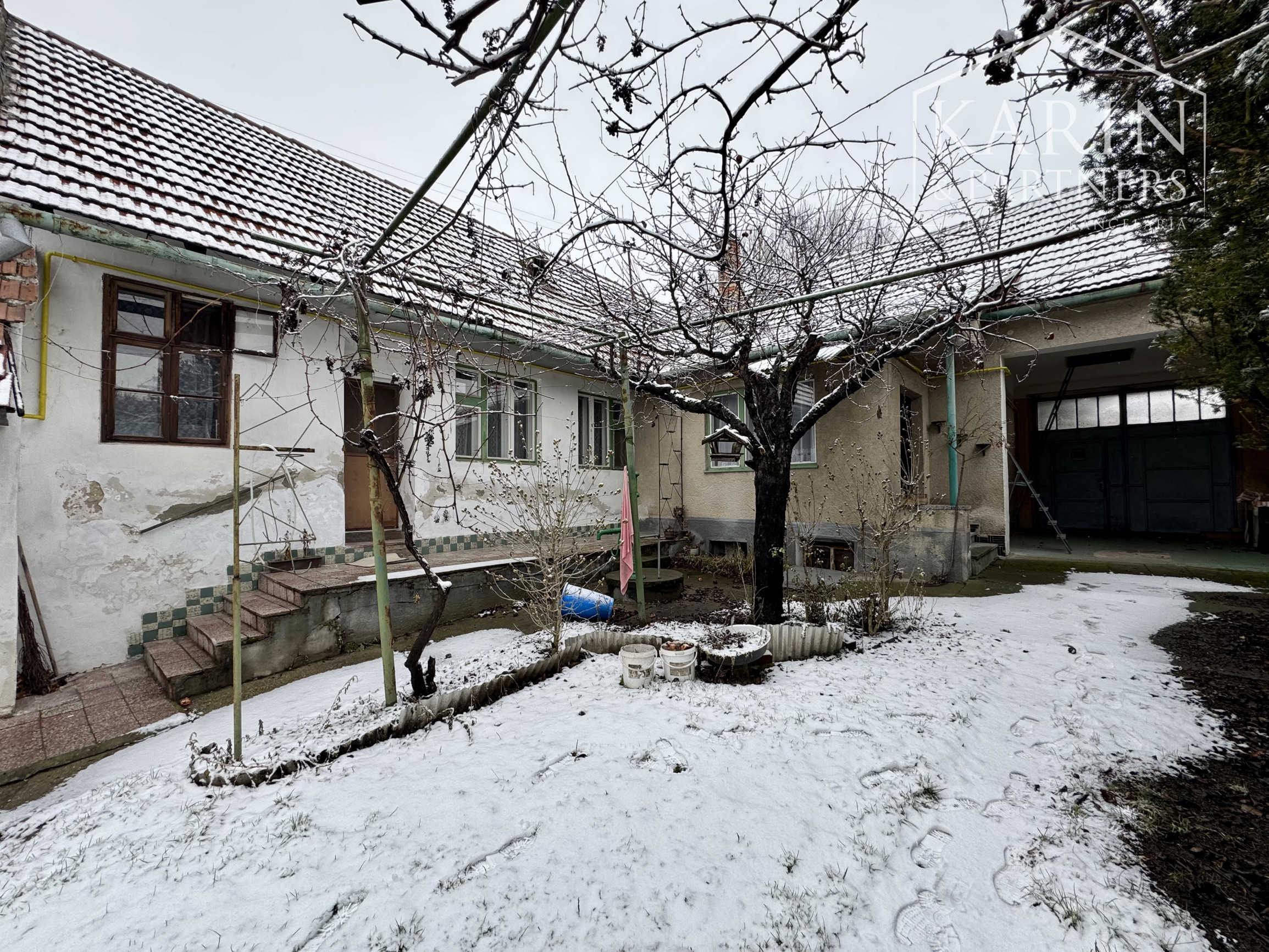 PRENÁJOM: 3-IZBOVÝ RODINNÝ DOM S VEĽKOU ZÁHRADOU – HOLÍČ