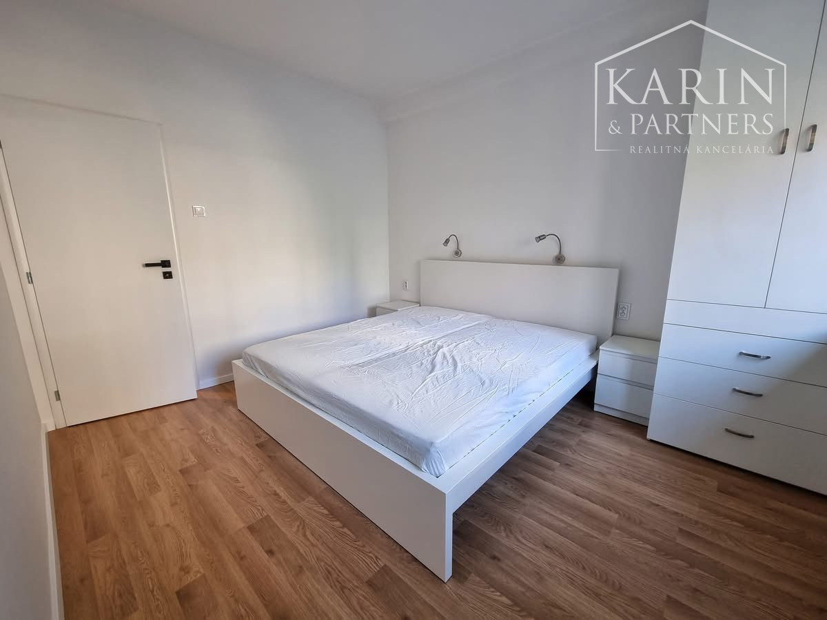 Prenájom 2 izbový byt pri Prezidentskom paláci