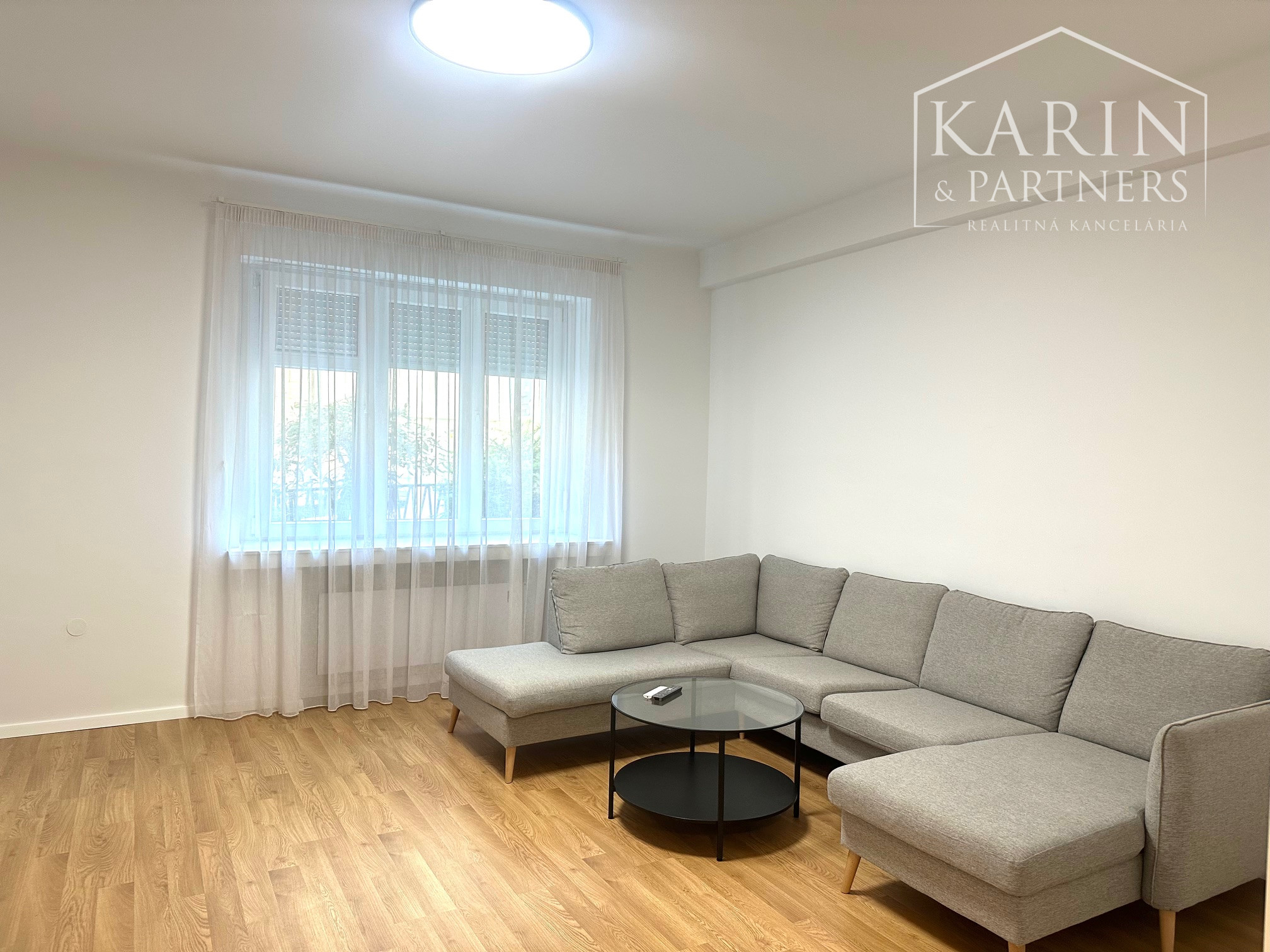 Prenájom 2 izbový byt pri Prezidentskom paláci