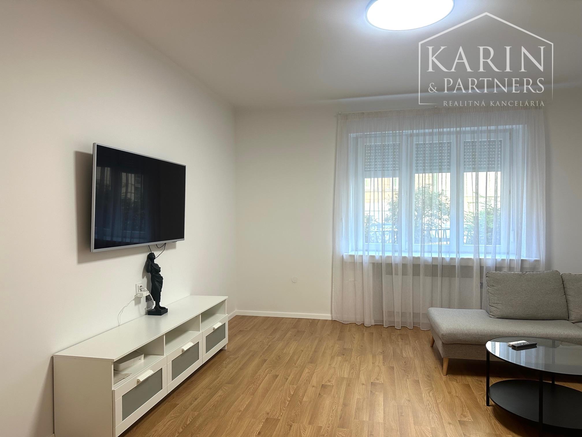 Prenájom 2 izbový byt pri Prezidentskom paláci