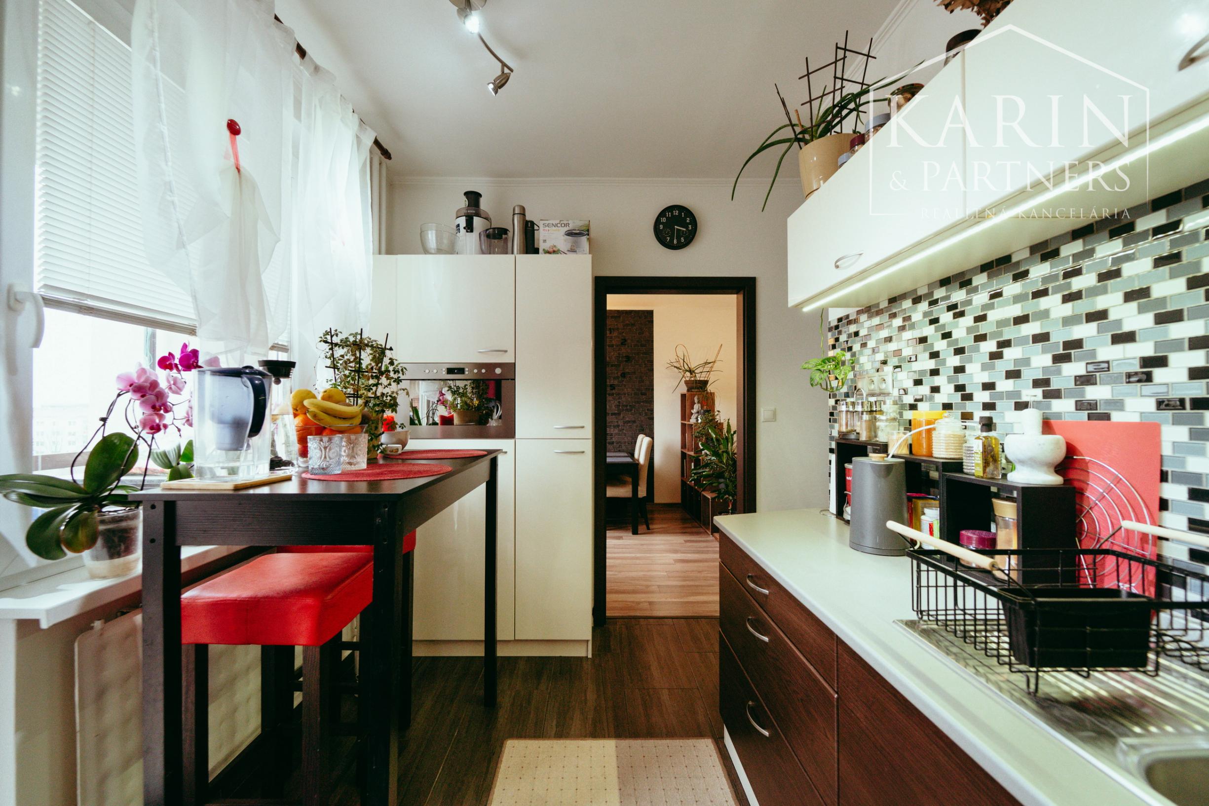 3i zrekonštruovaný, kompletne zariadený byt v centre mesta Malacky